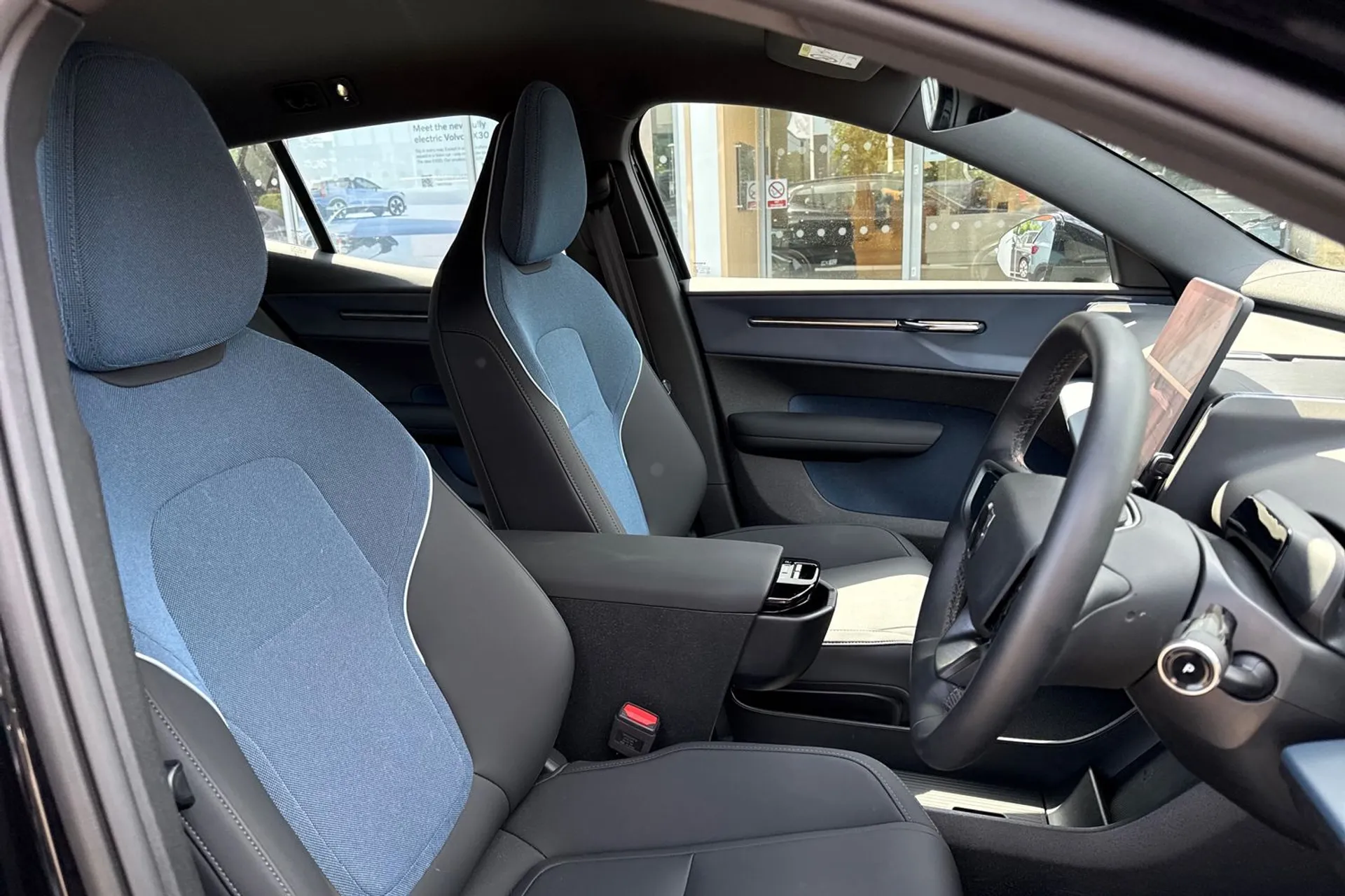 Volvo EX30 thumbnail image number 26