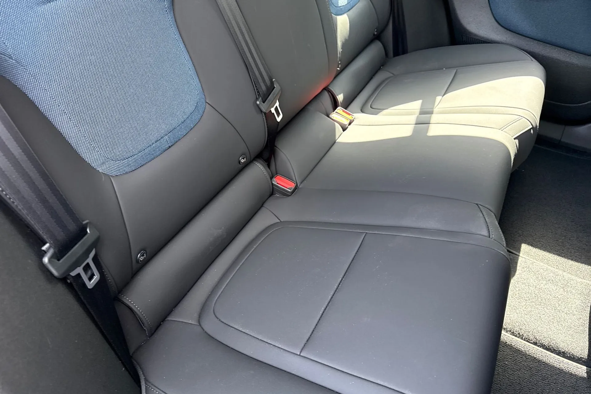 Volvo EX30 thumbnail image number 25