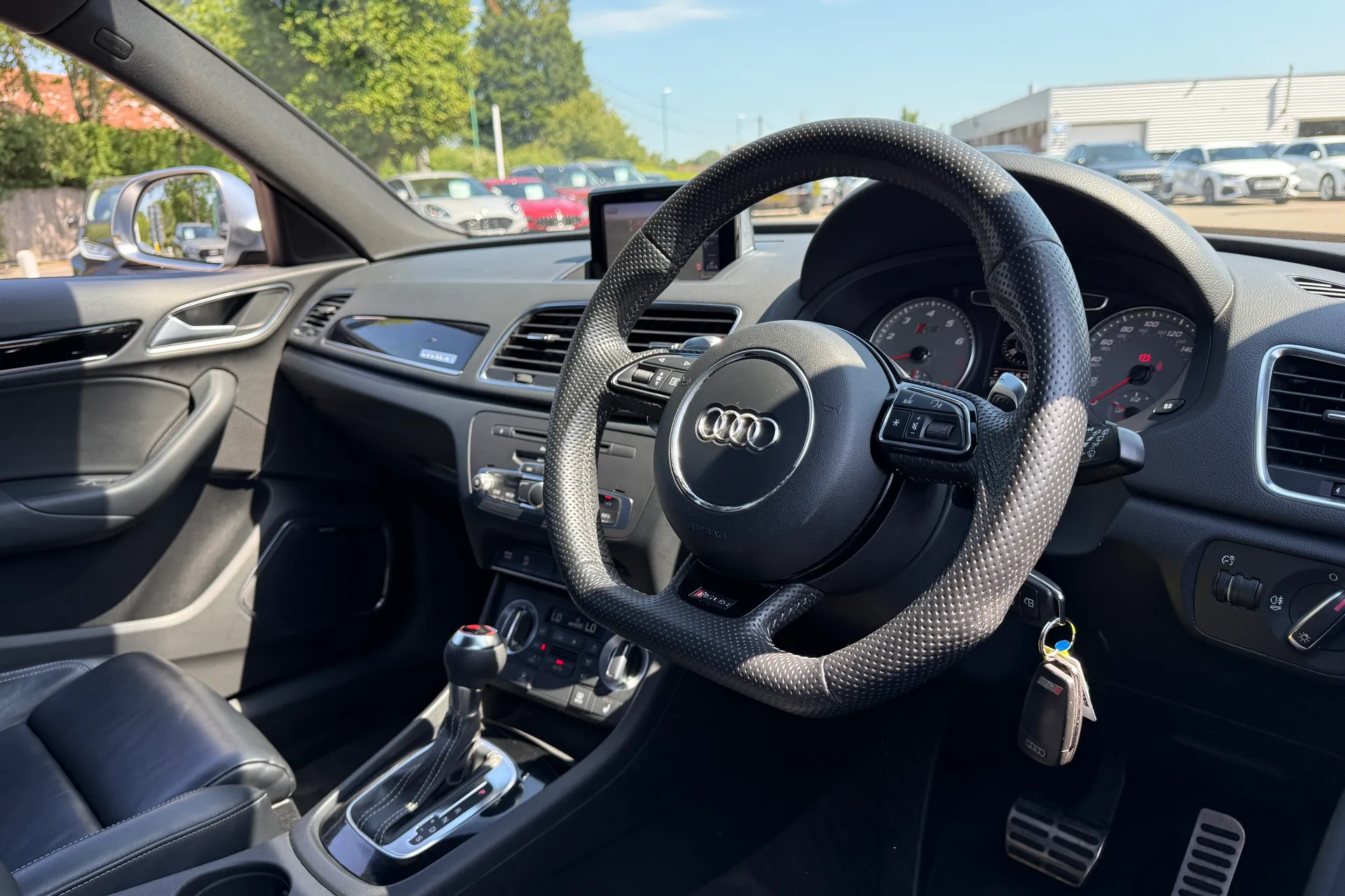 Audi RS Q3 thumbnail image number 26