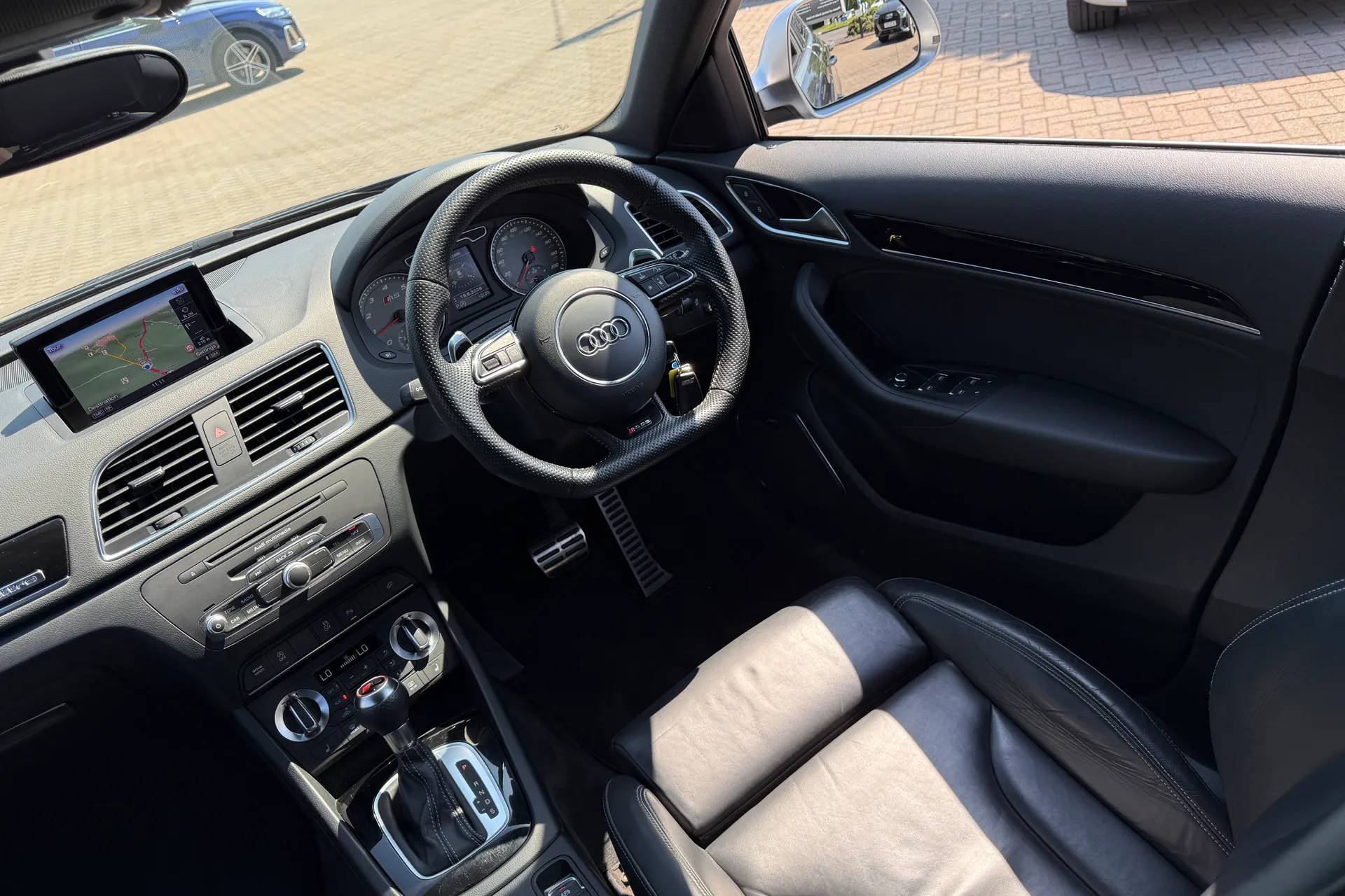 Audi RS Q3 thumbnail image number 38