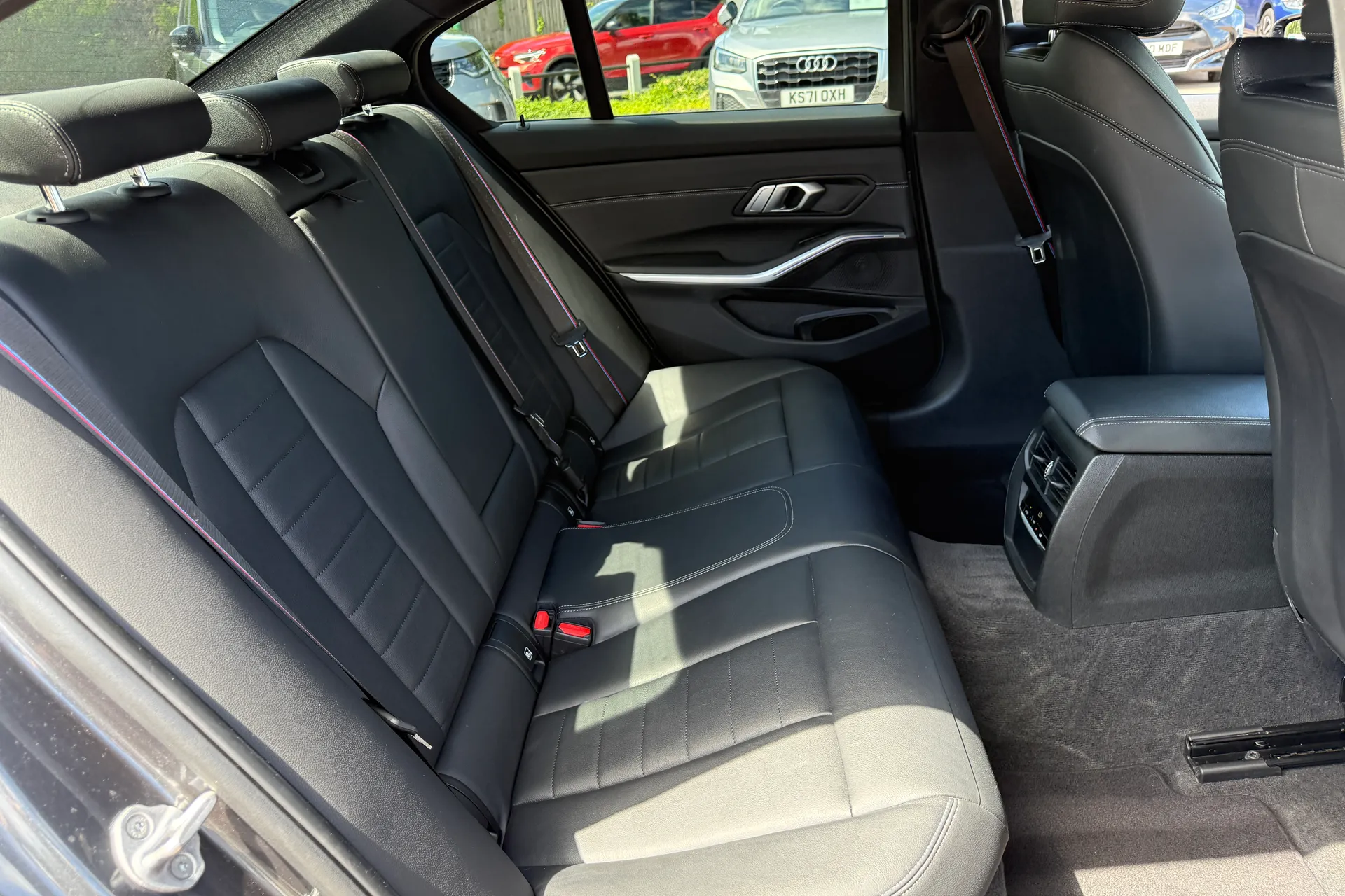 BMW 3 SERIES thumbnail image number 38