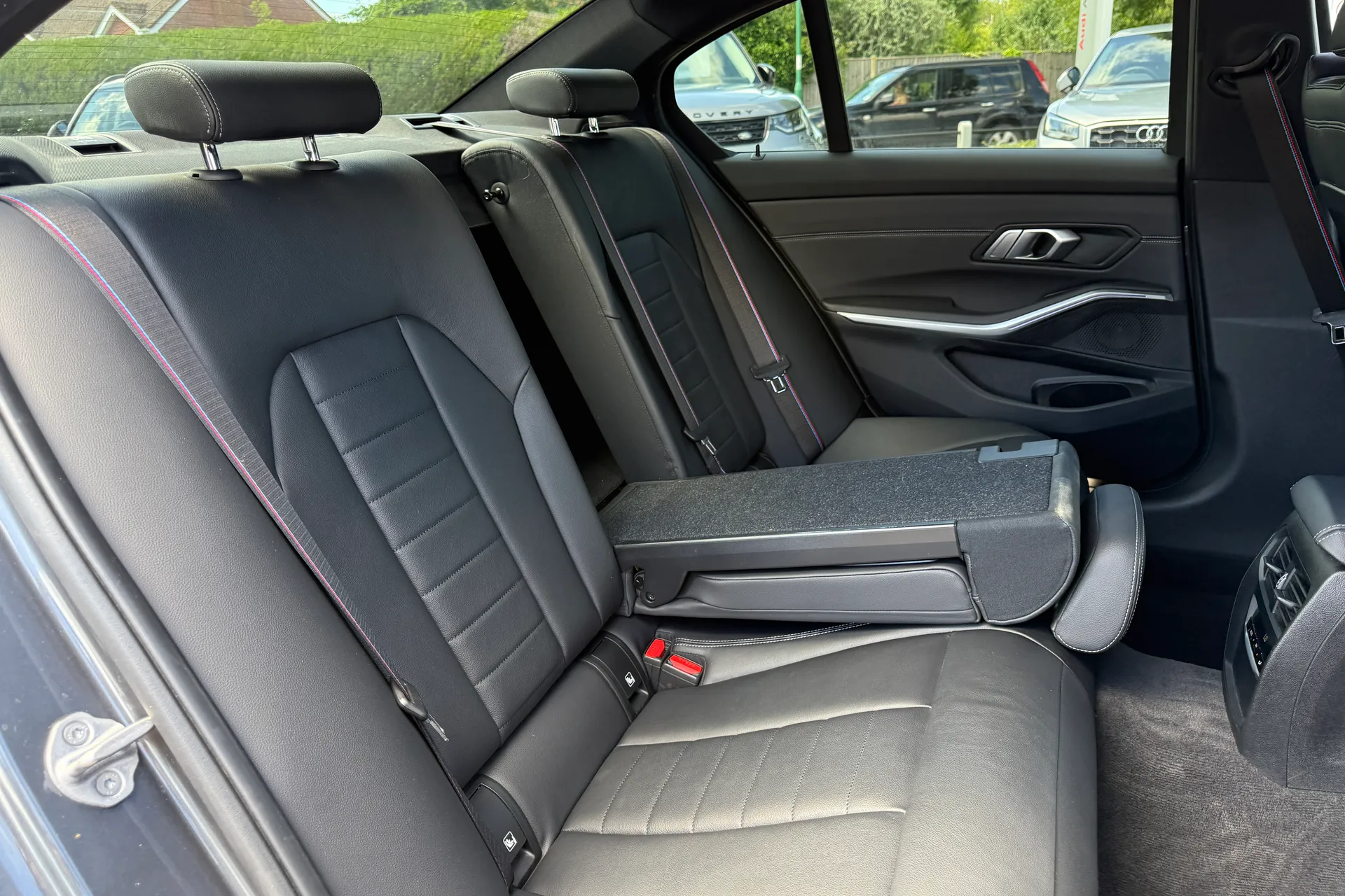 BMW 3 SERIES thumbnail image number 40