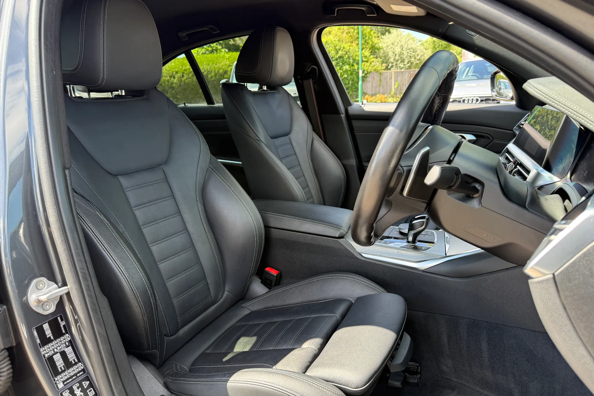 BMW 3 SERIES thumbnail image number 22