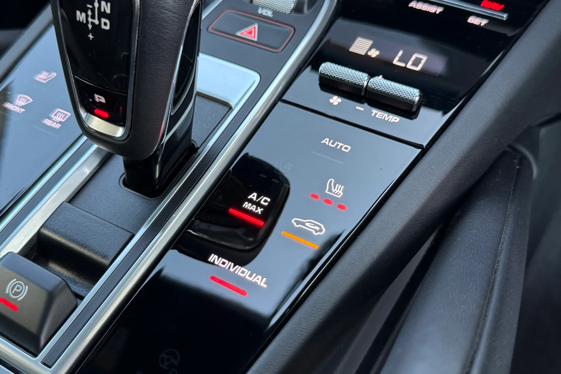 Porsche CAYENNE thumbnail image number 24