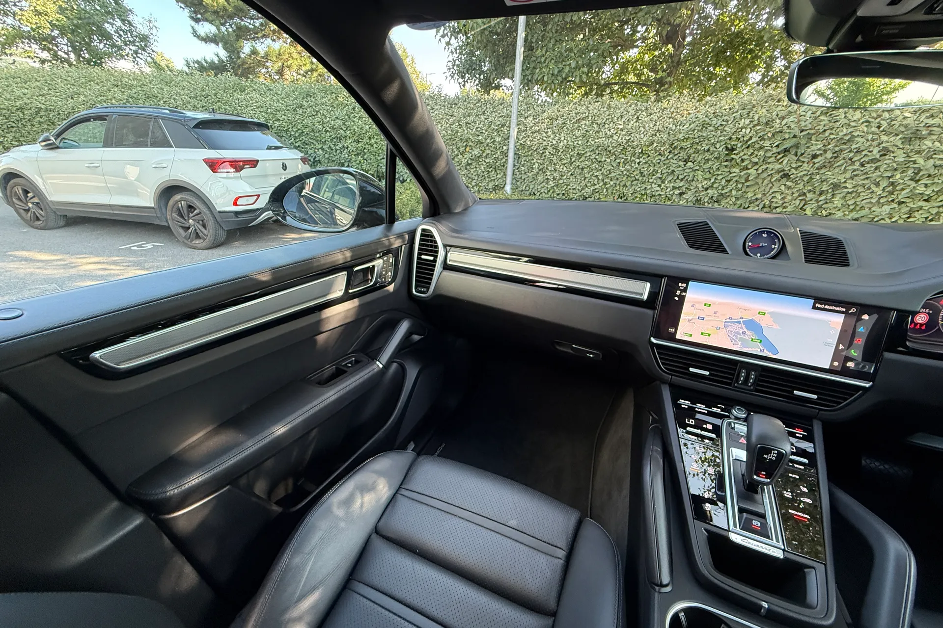 Porsche CAYENNE thumbnail image number 48