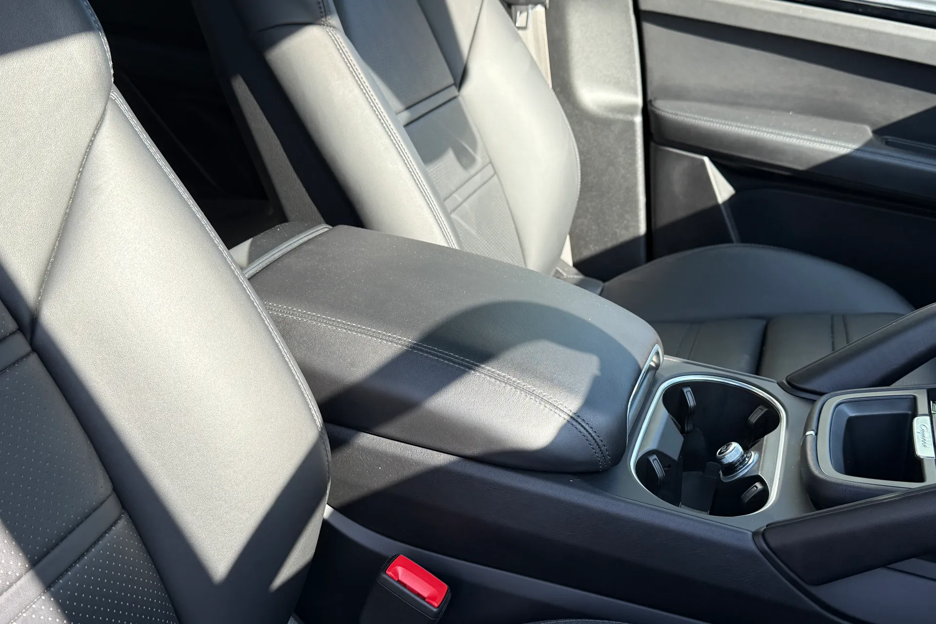 Porsche CAYENNE thumbnail image number 28