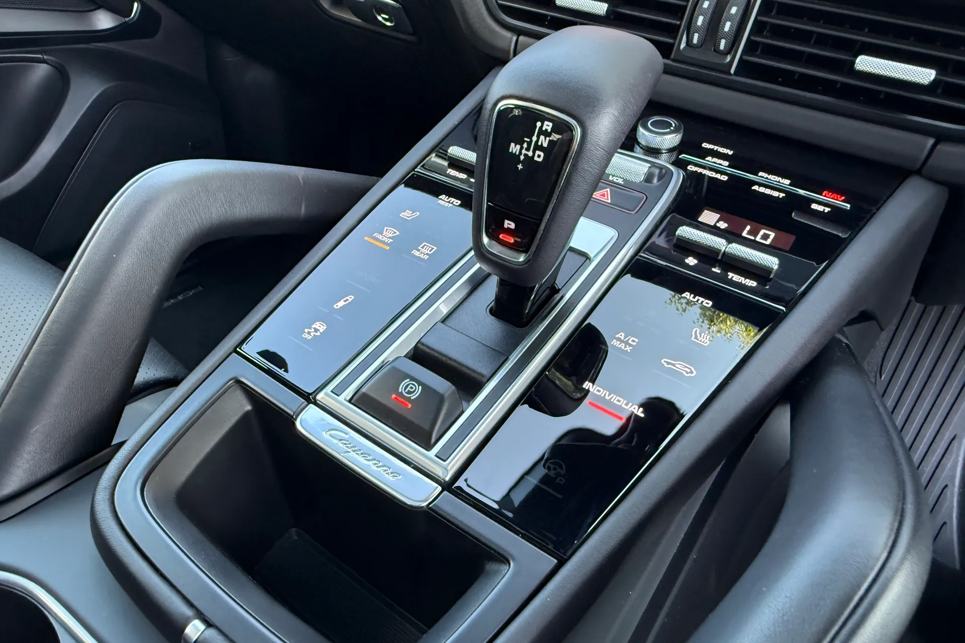 Porsche CAYENNE thumbnail image number 52
