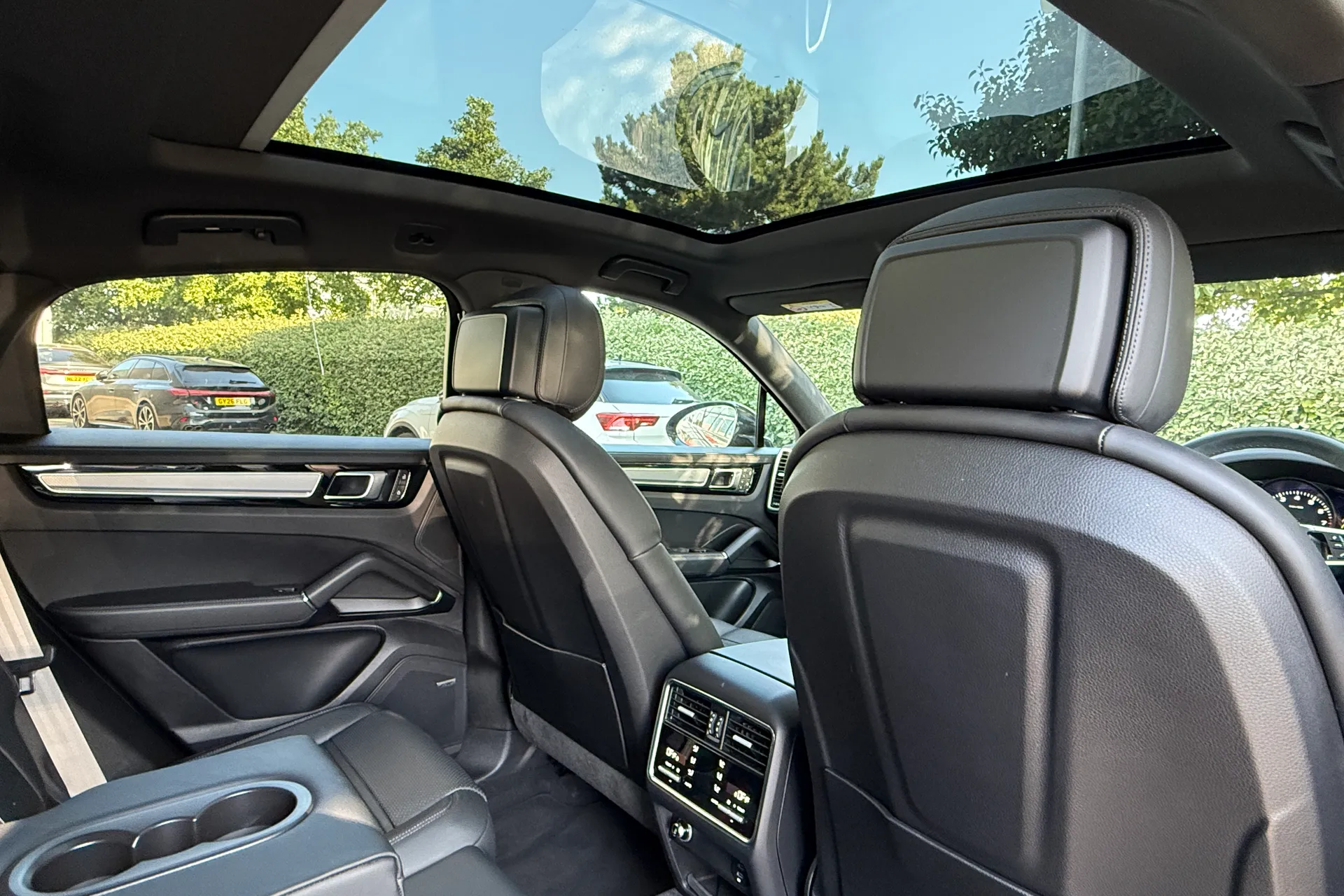 Porsche CAYENNE thumbnail image number 39