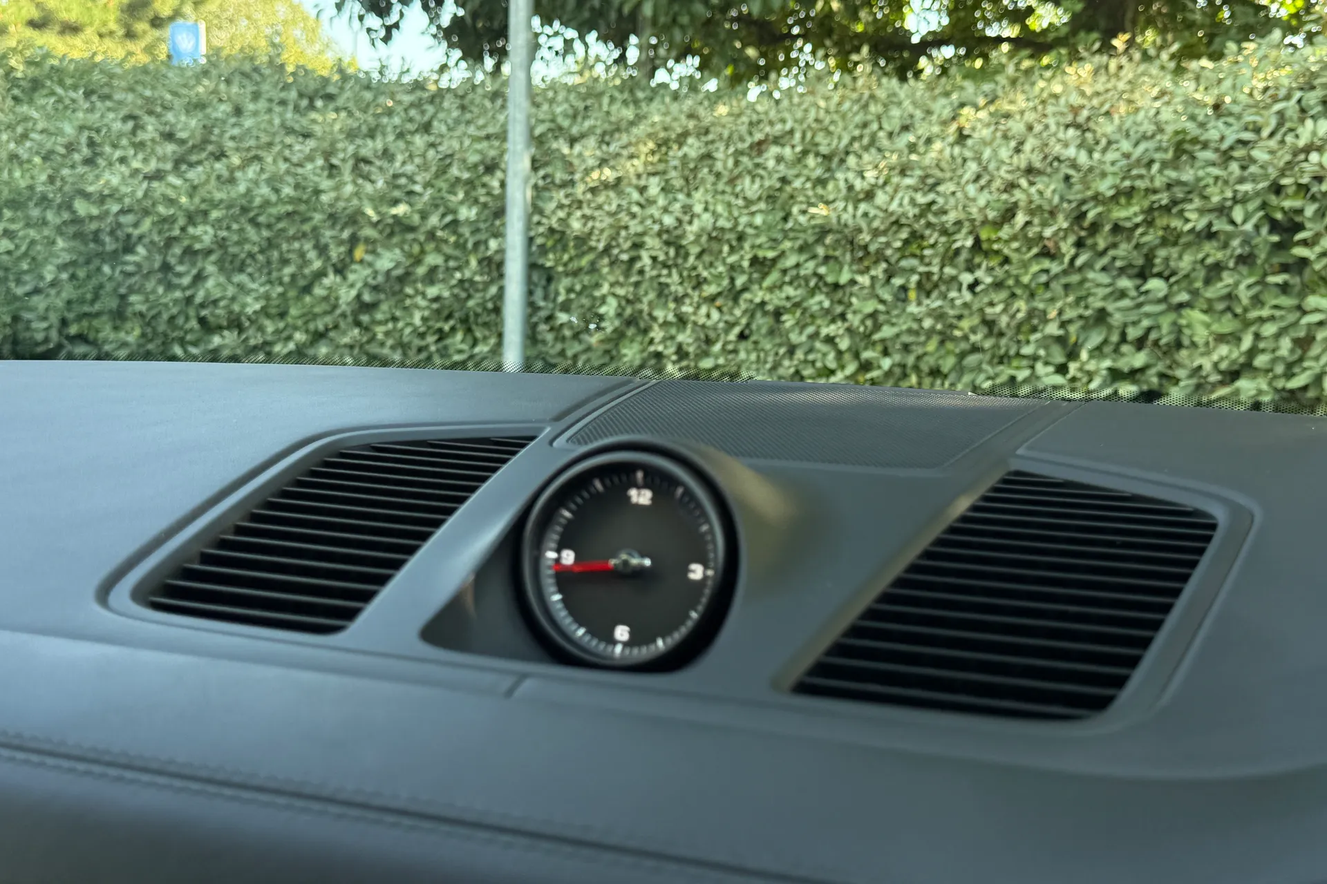 Porsche CAYENNE thumbnail image number 37