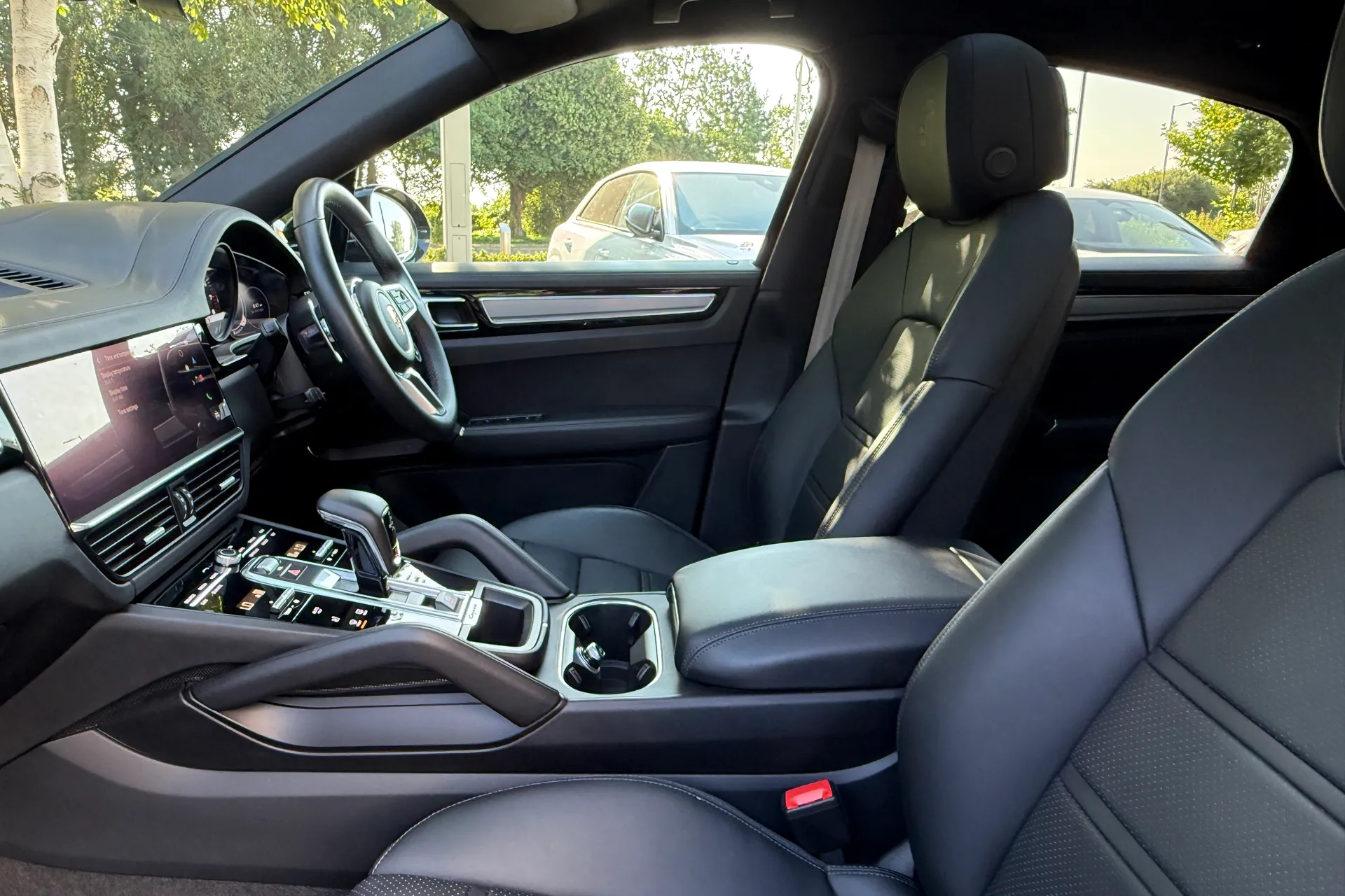Porsche CAYENNE thumbnail image number 42