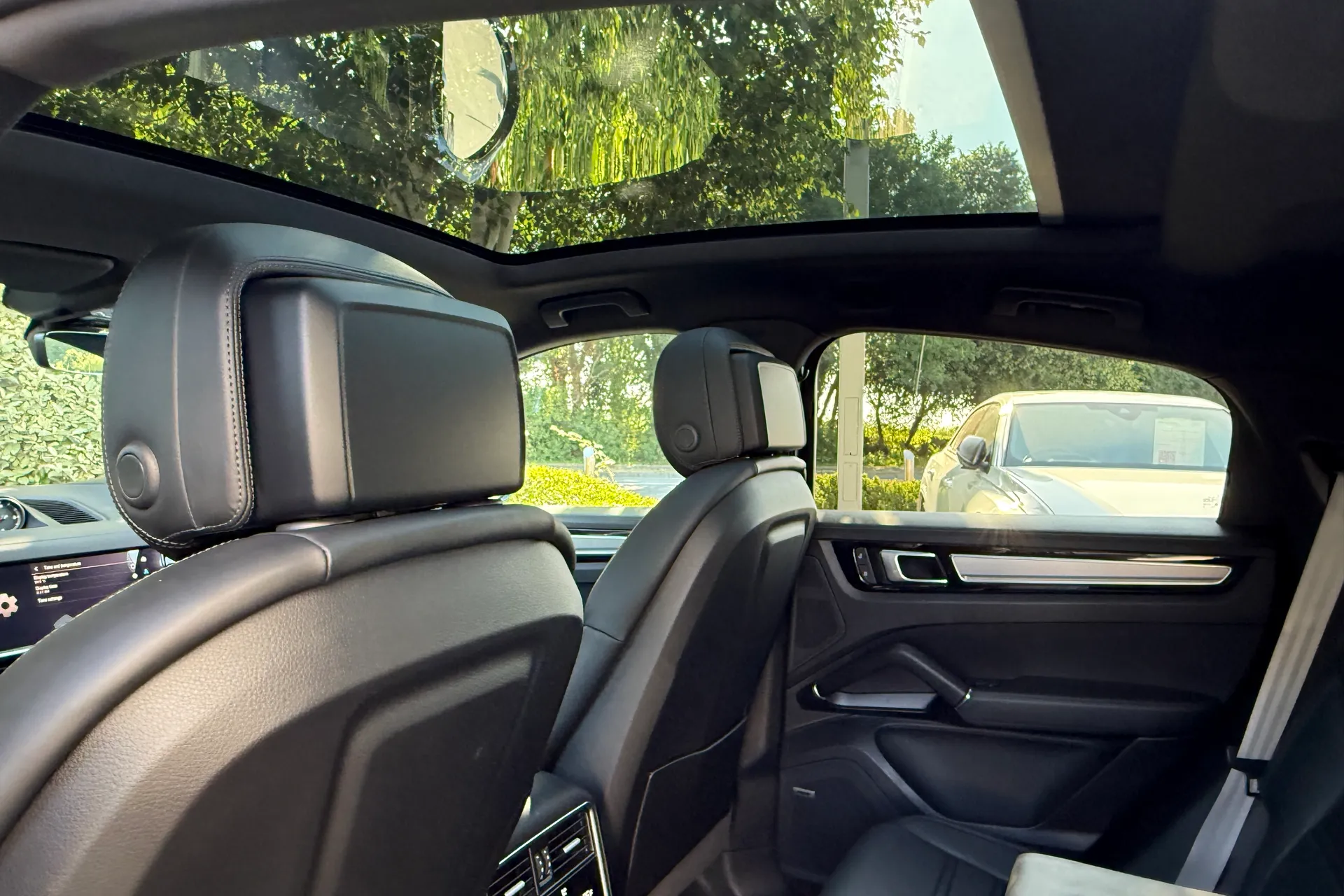 Porsche CAYENNE thumbnail image number 45