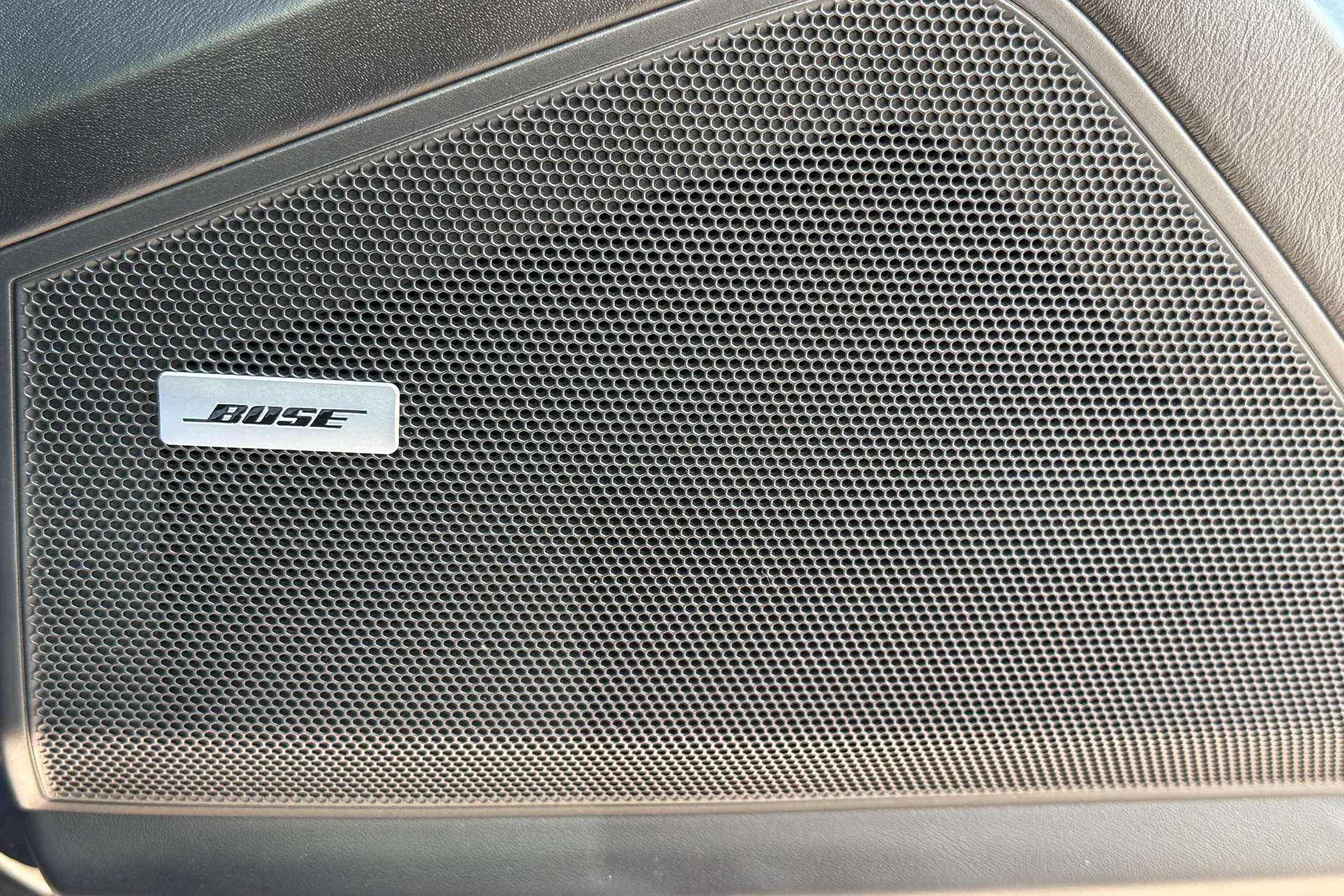 Porsche CAYENNE thumbnail image number 18