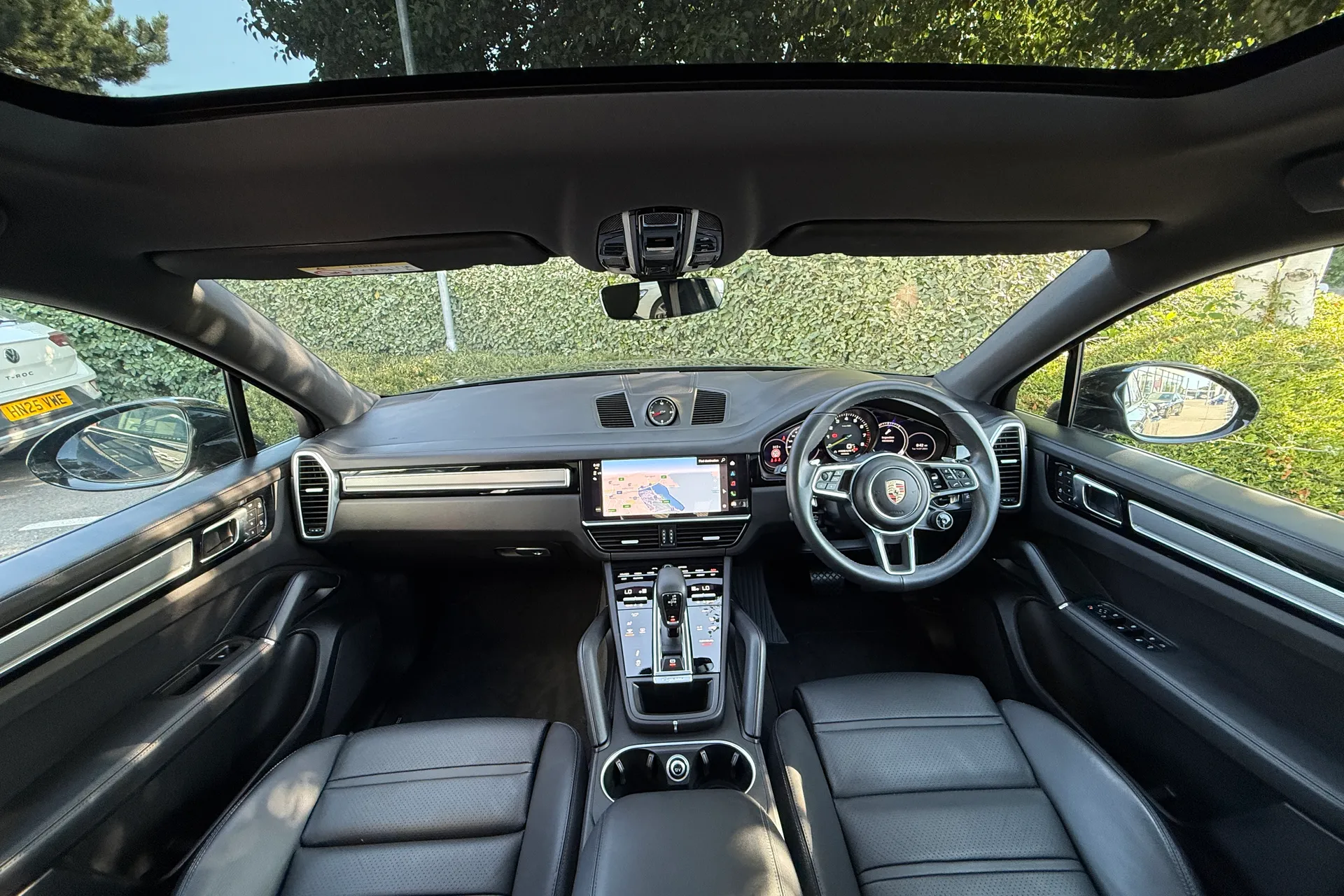 Porsche CAYENNE thumbnail image number 3