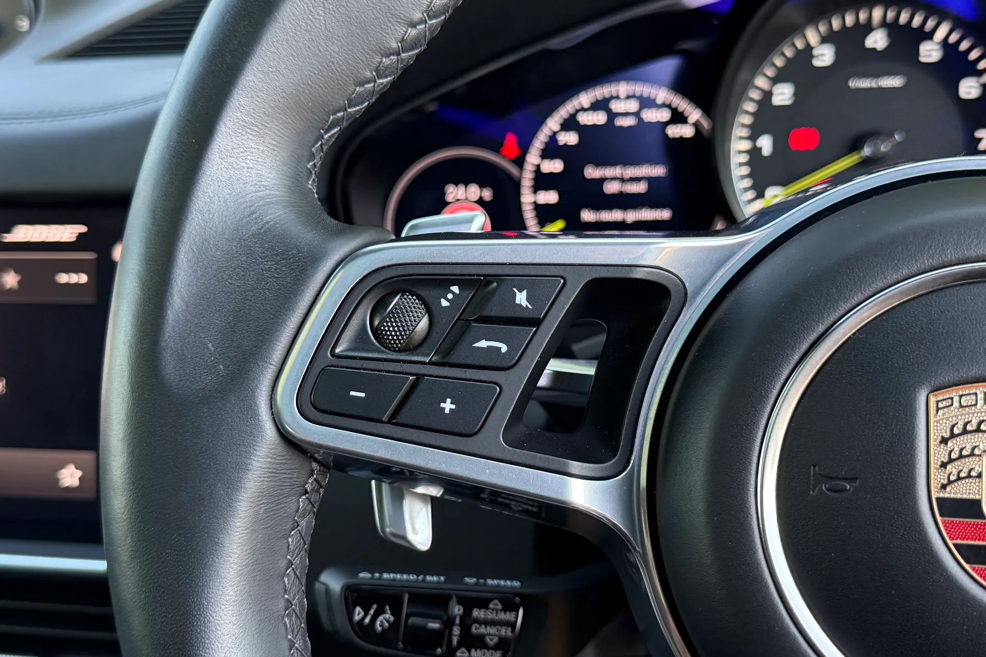 Porsche CAYENNE thumbnail image number 55