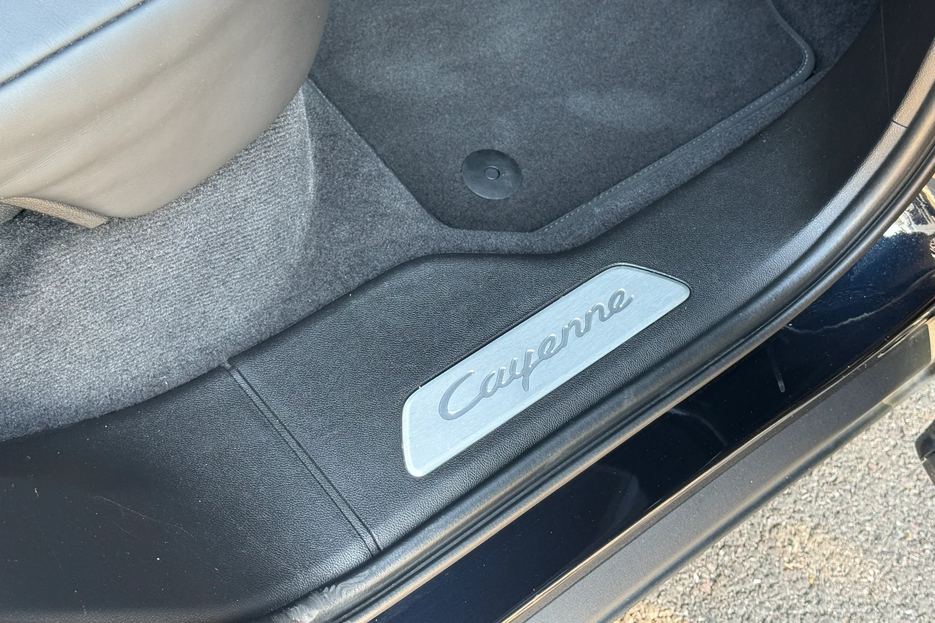 Porsche CAYENNE thumbnail image number 40
