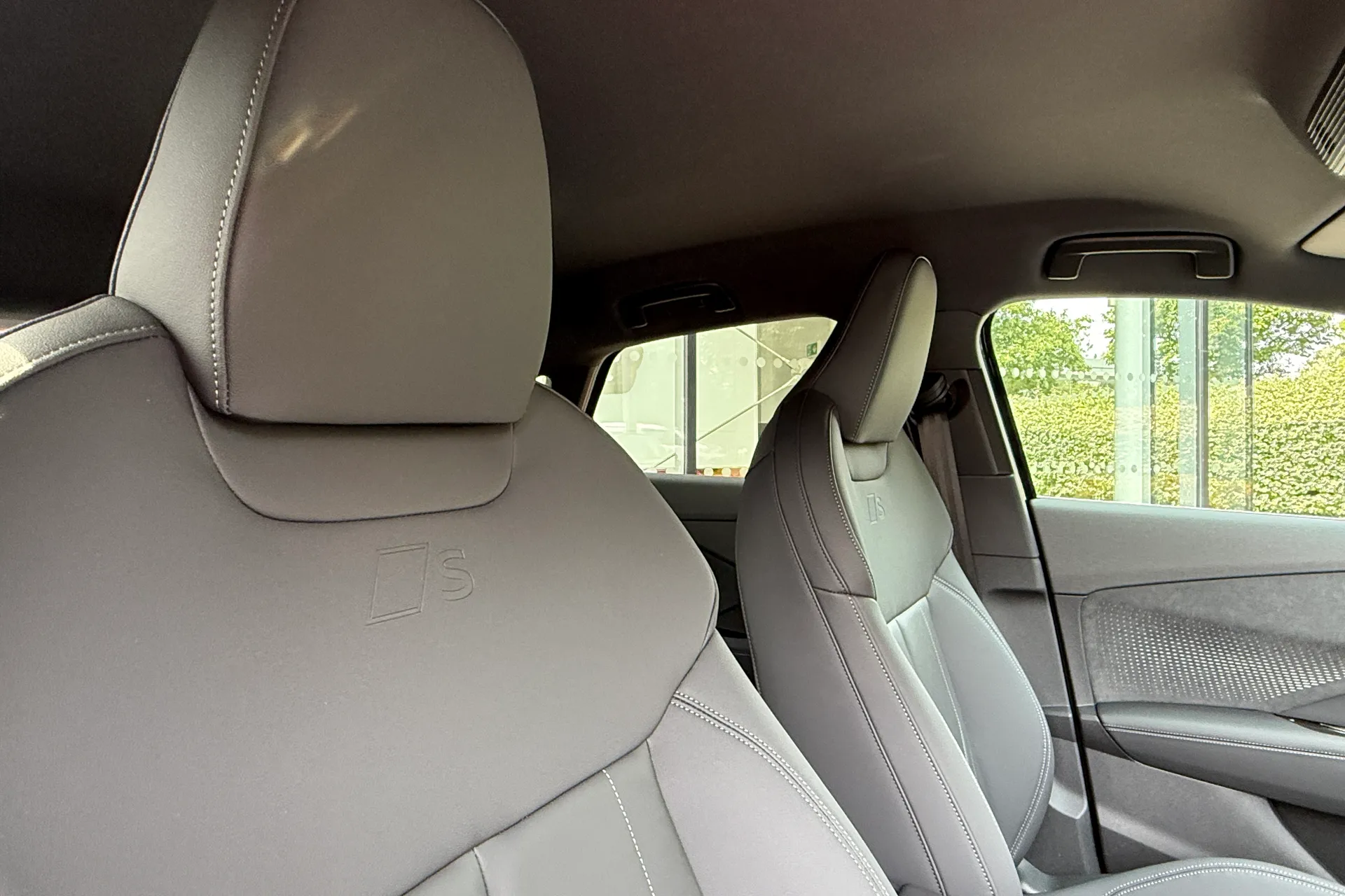 Audi Q3 thumbnail image number 17