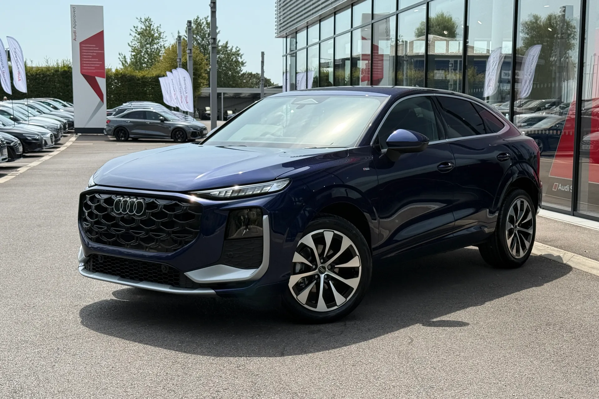 Audi Q3 thumbnail image number 6