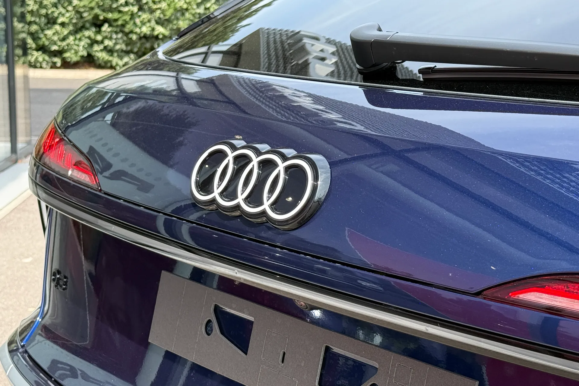 Audi Q3 thumbnail image number 14