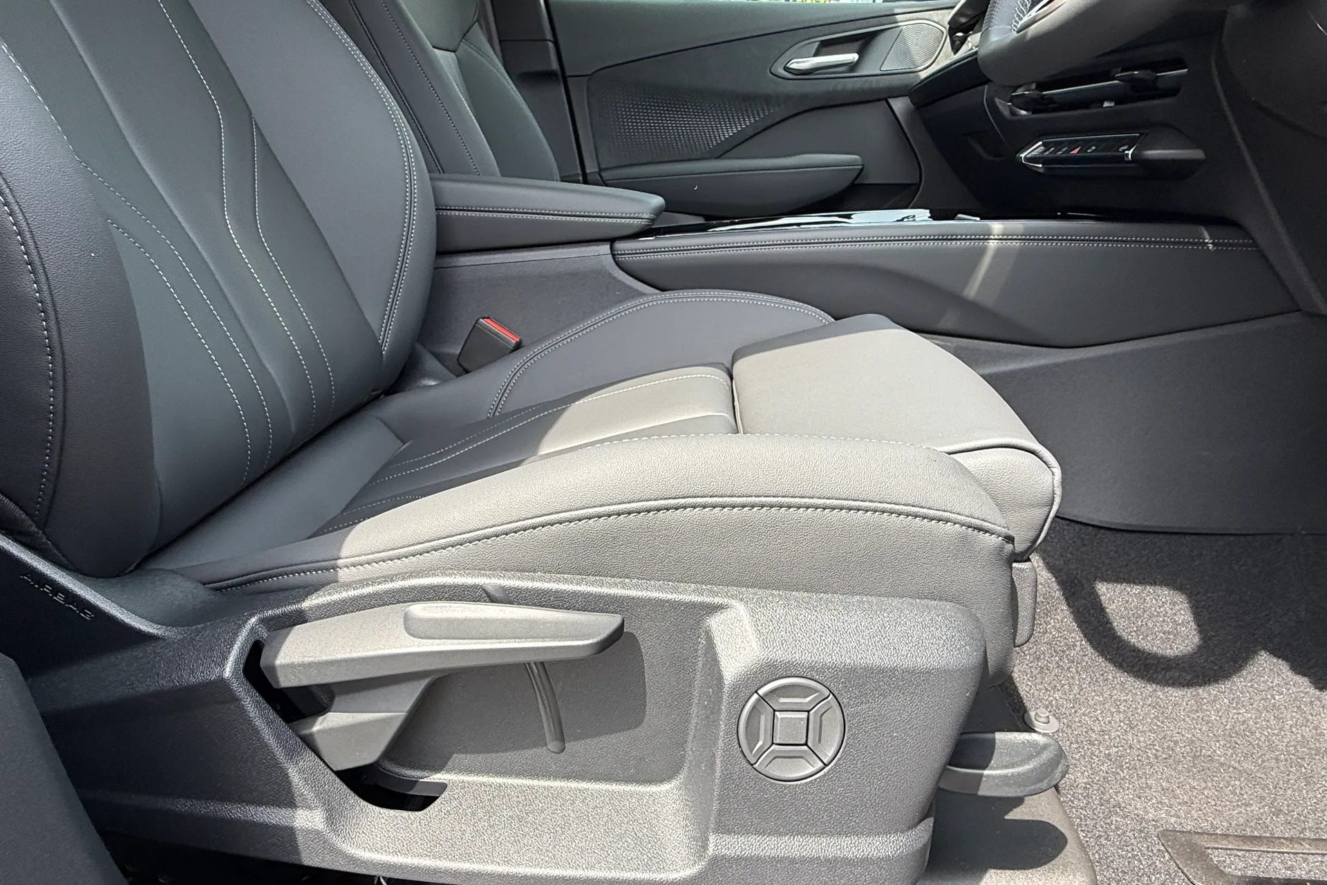 Audi Q3 thumbnail image number 13