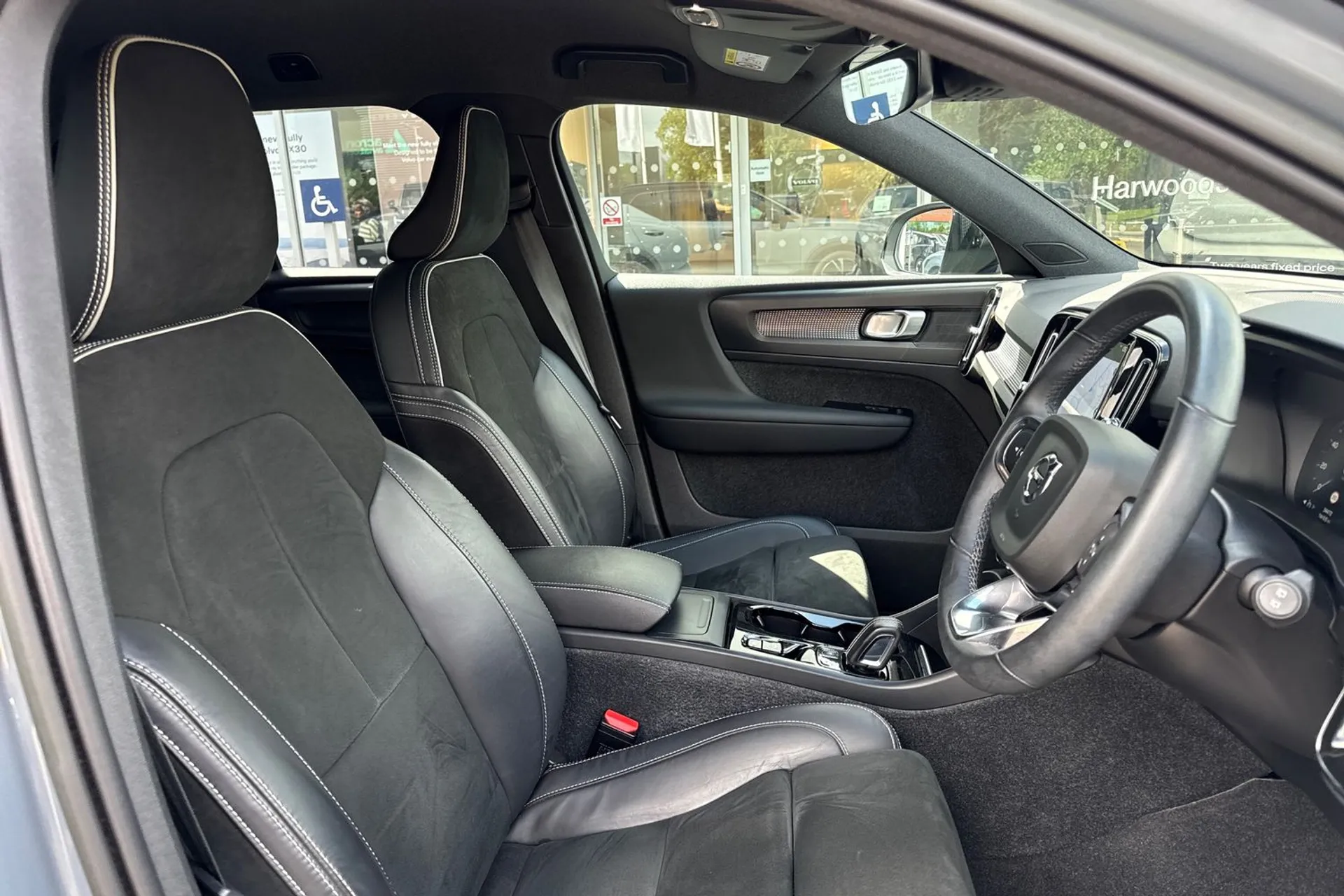 Volvo XC40 thumbnail image number 26