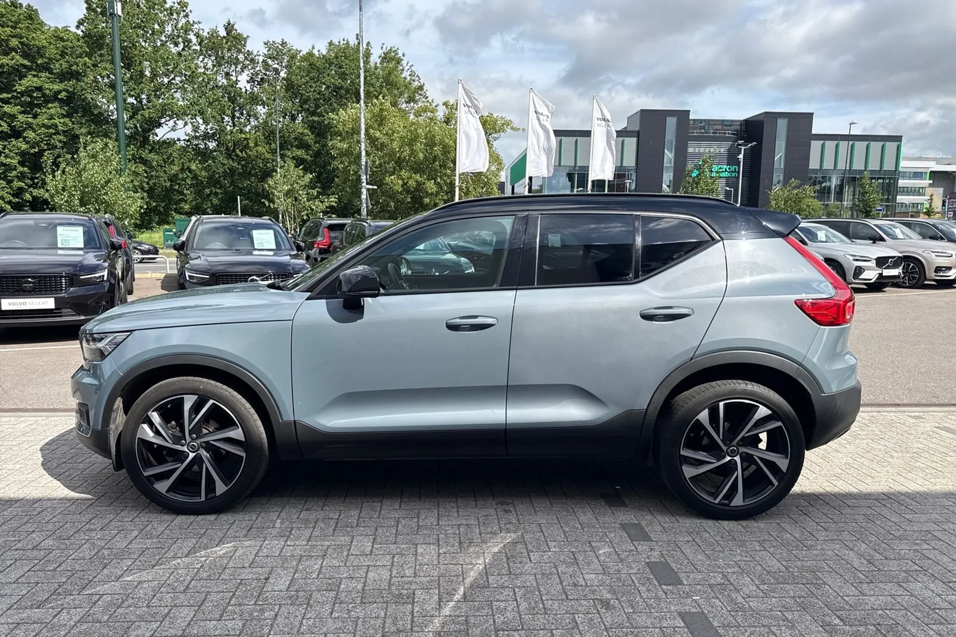 Volvo XC40 thumbnail image number 11