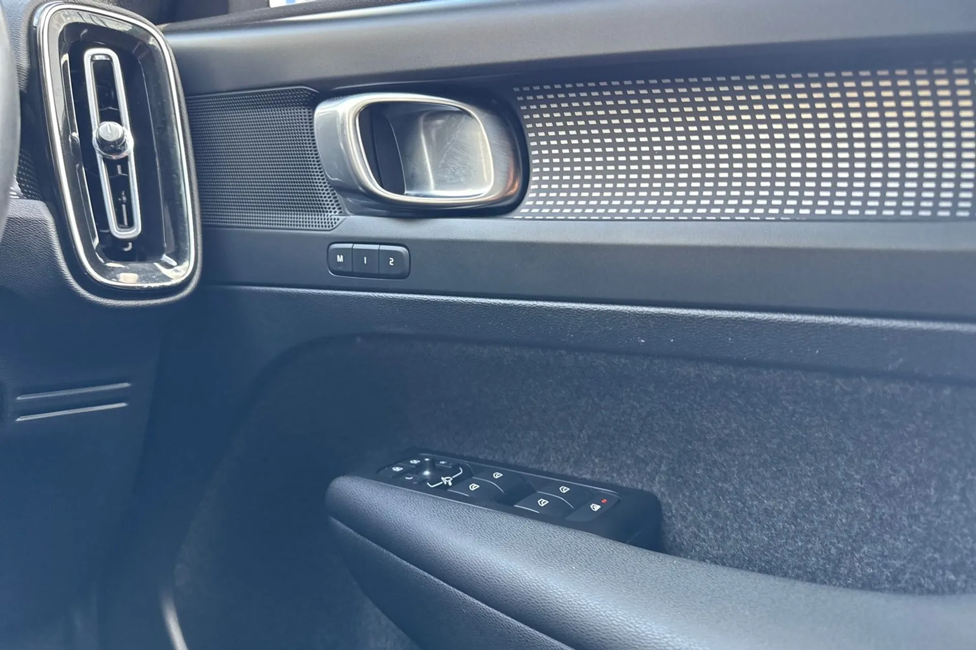 Volvo XC40 thumbnail image number 42