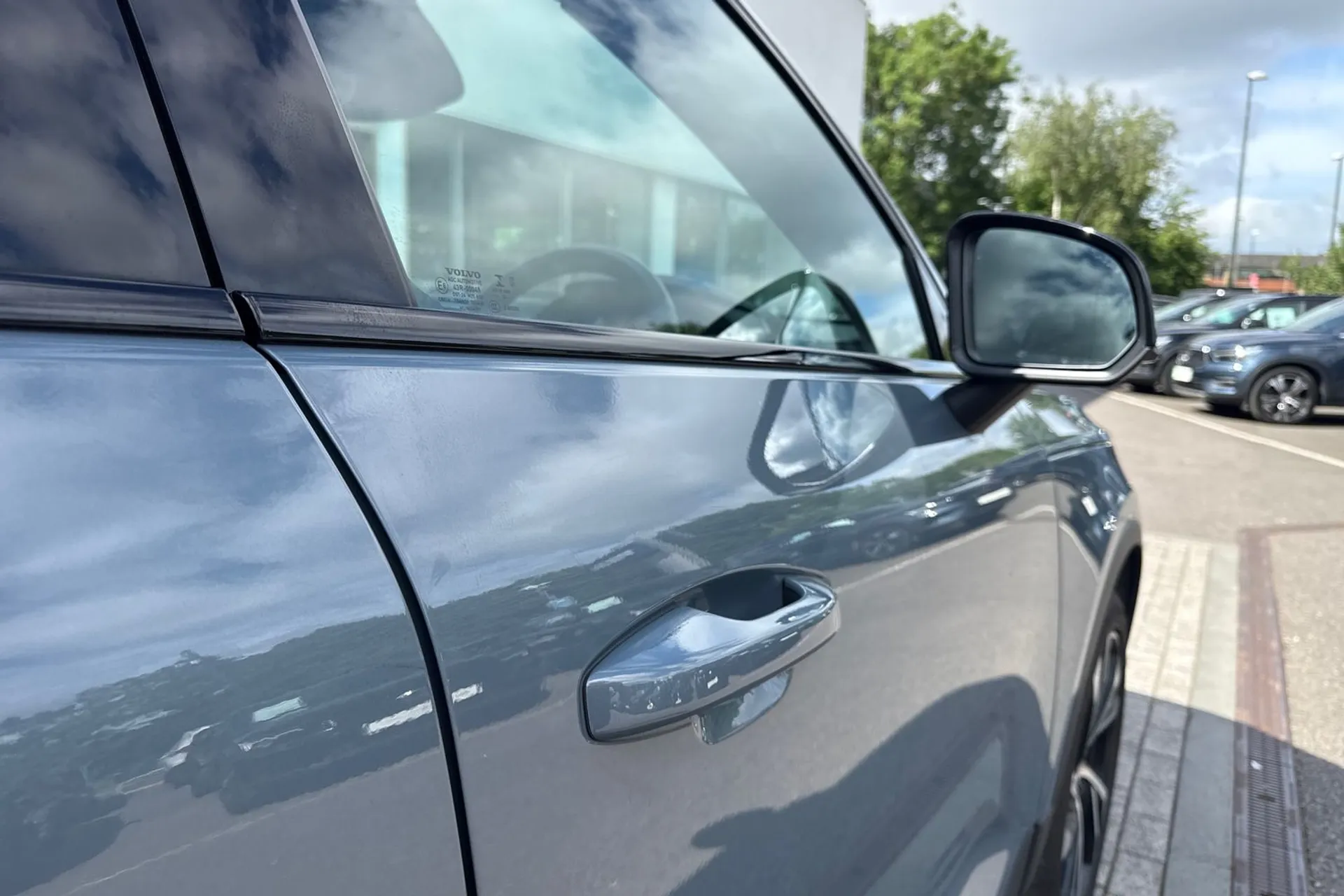 Volvo XC40 thumbnail image number 17