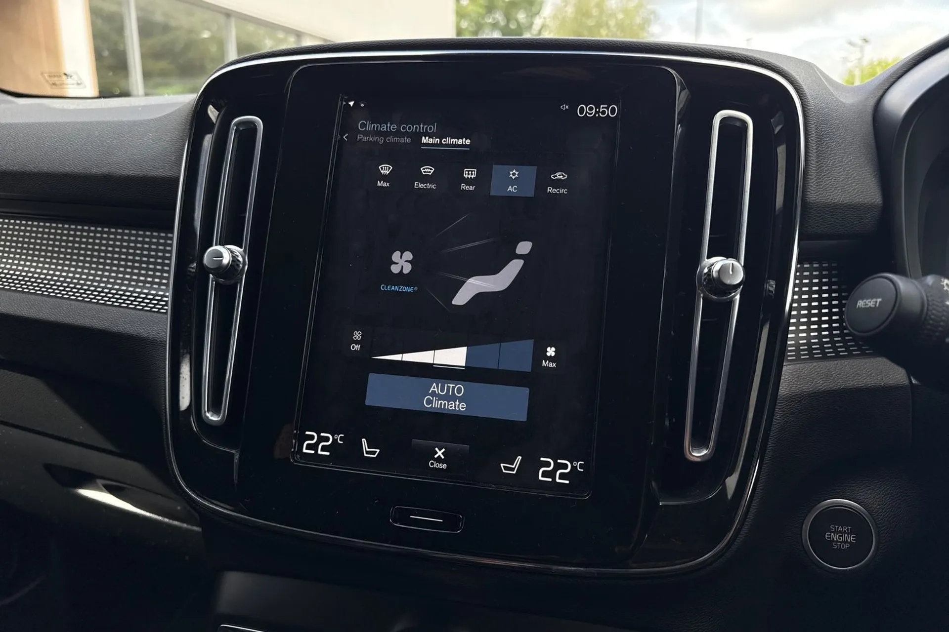 Volvo XC40 thumbnail image number 38