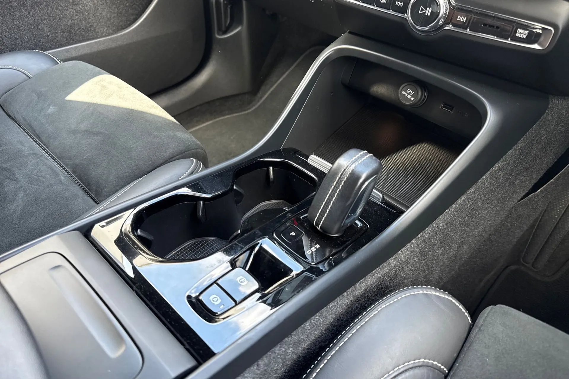 Volvo XC40 thumbnail image number 43