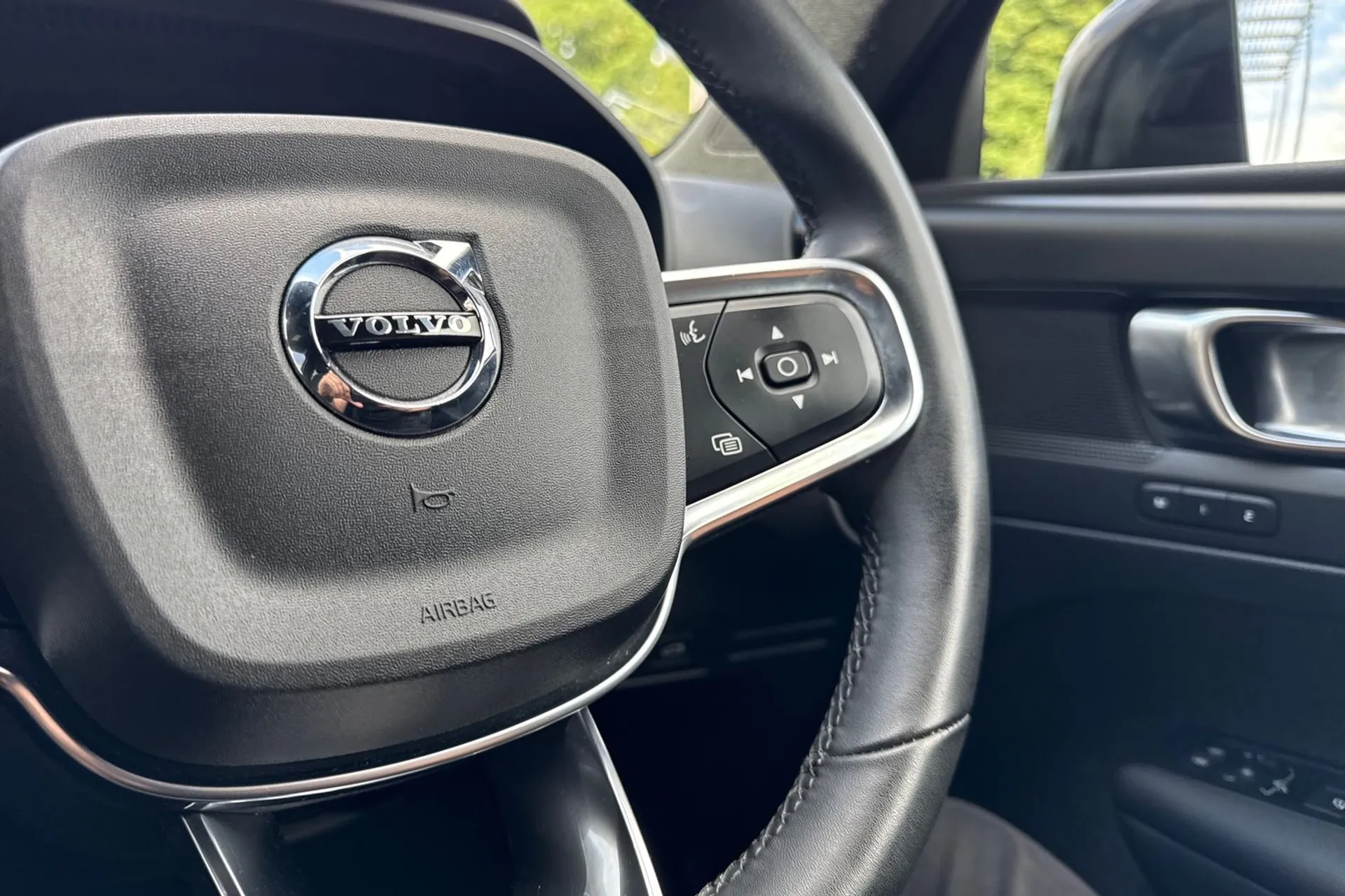 Volvo XC40 thumbnail image number 37