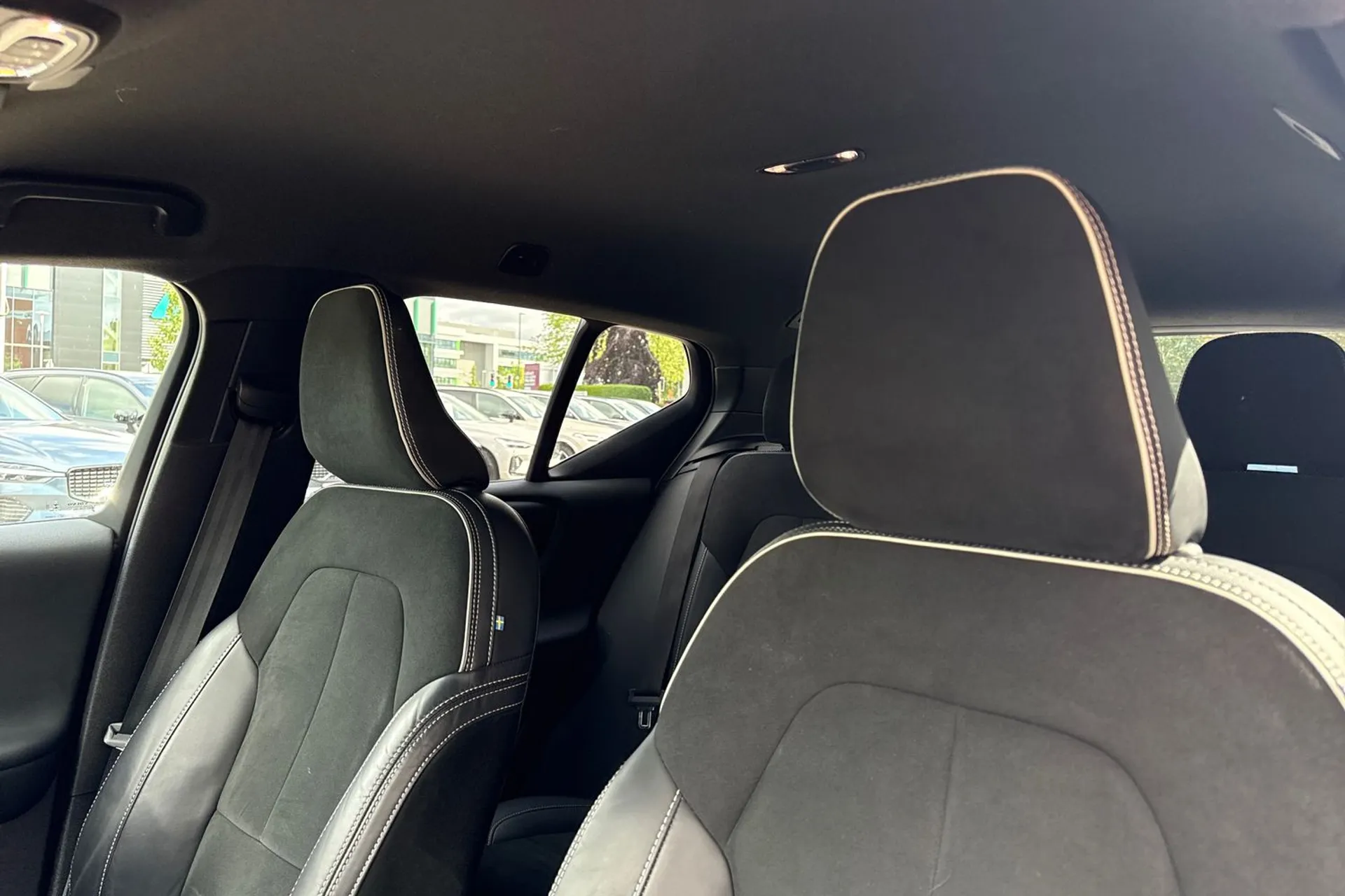 Volvo XC40 thumbnail image number 29