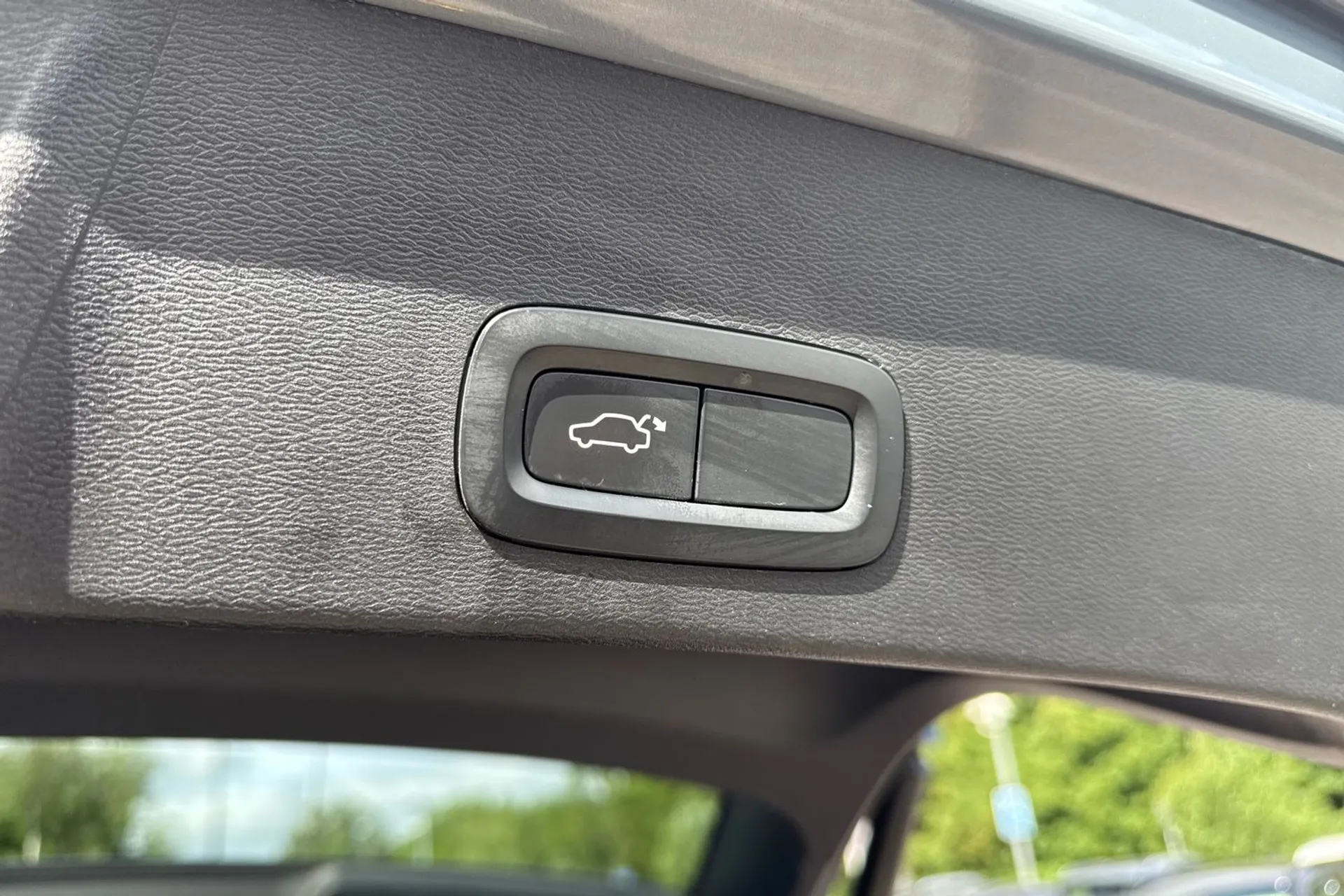 Volvo XC40 thumbnail image number 21