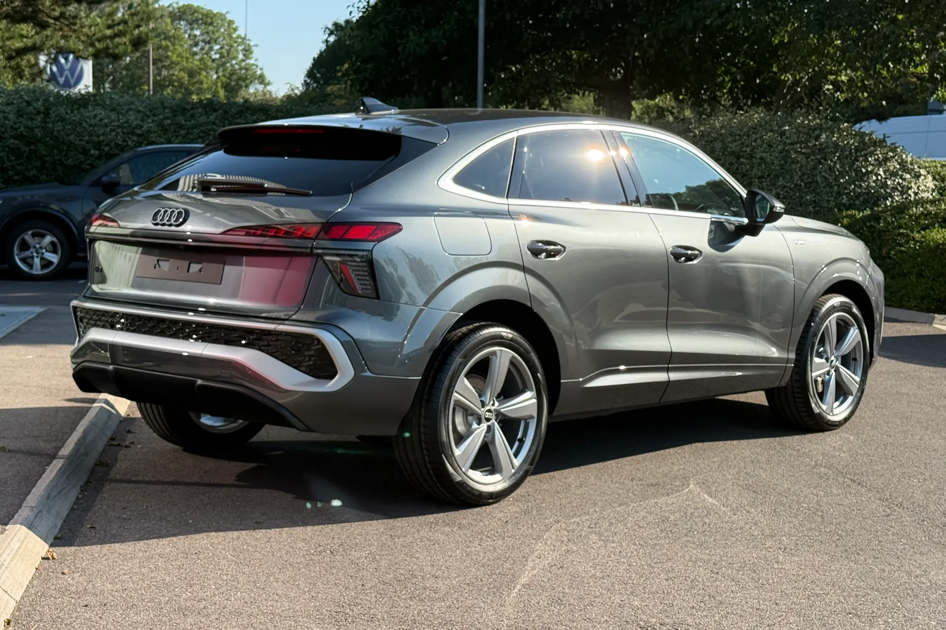 Audi Q3 thumbnail image number 22