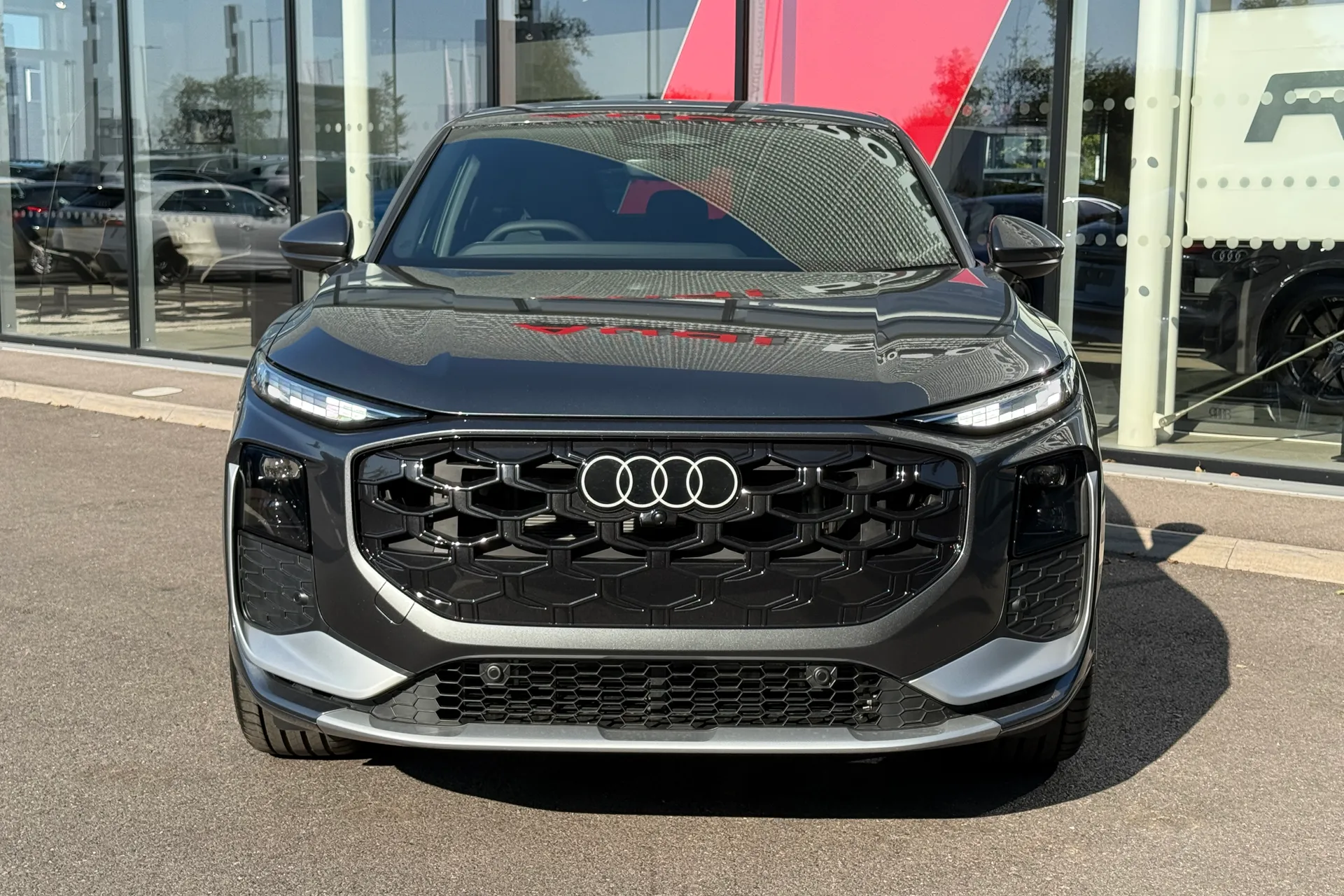 Audi Q3 thumbnail image number 8