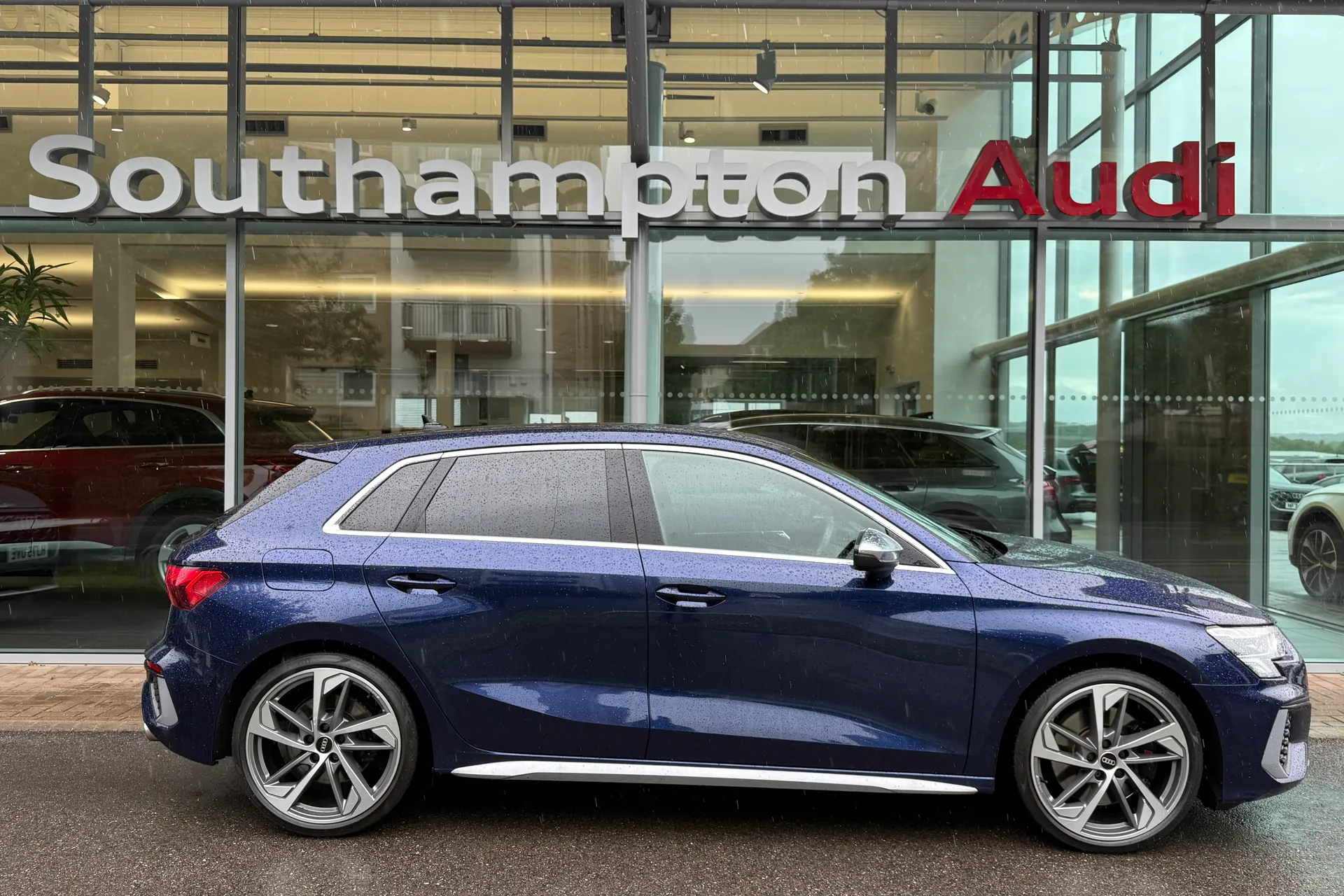 Audi A3 thumbnail image number 2