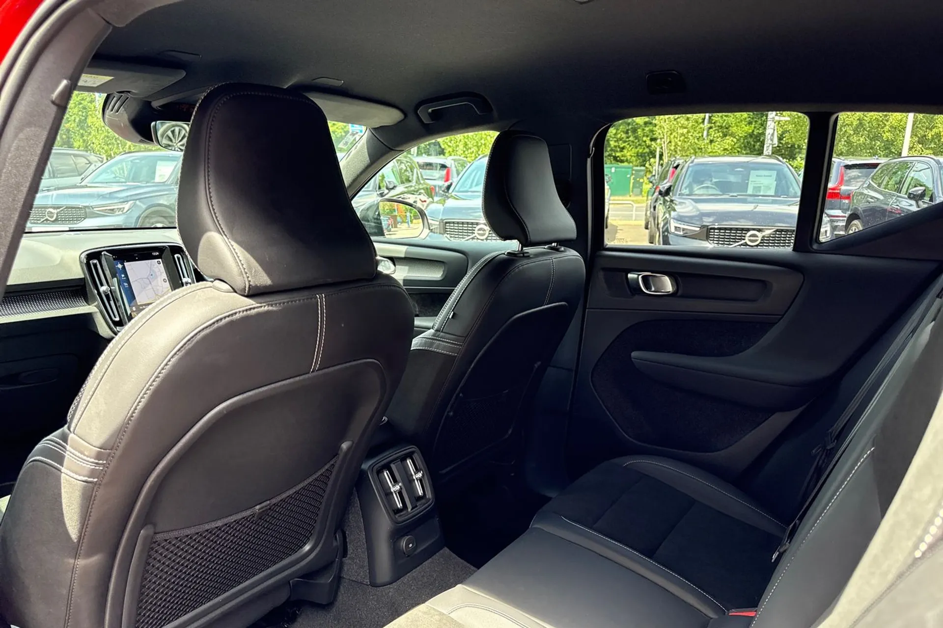 Volvo XC40 thumbnail image number 32
