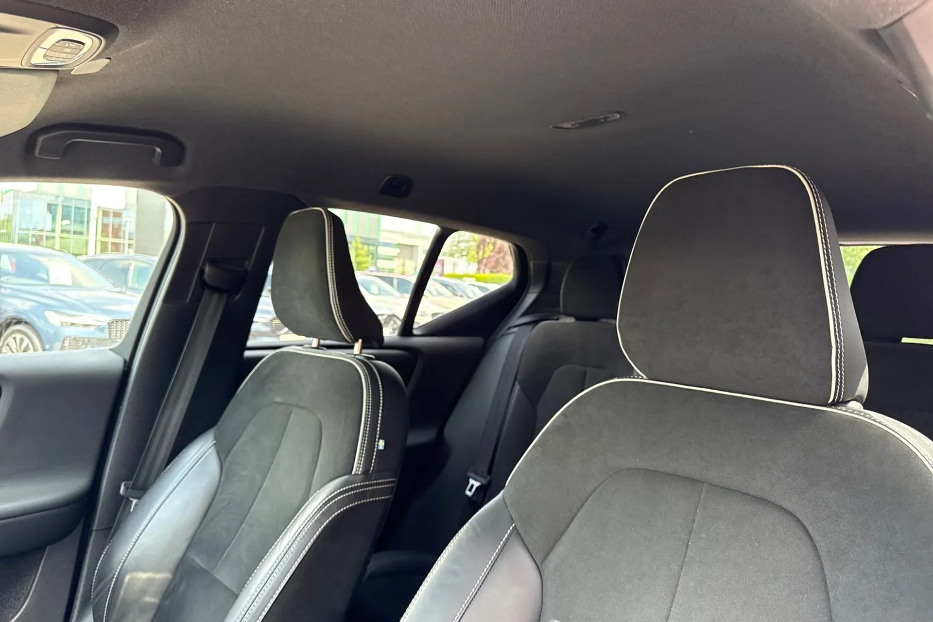 Volvo XC40 thumbnail image number 30