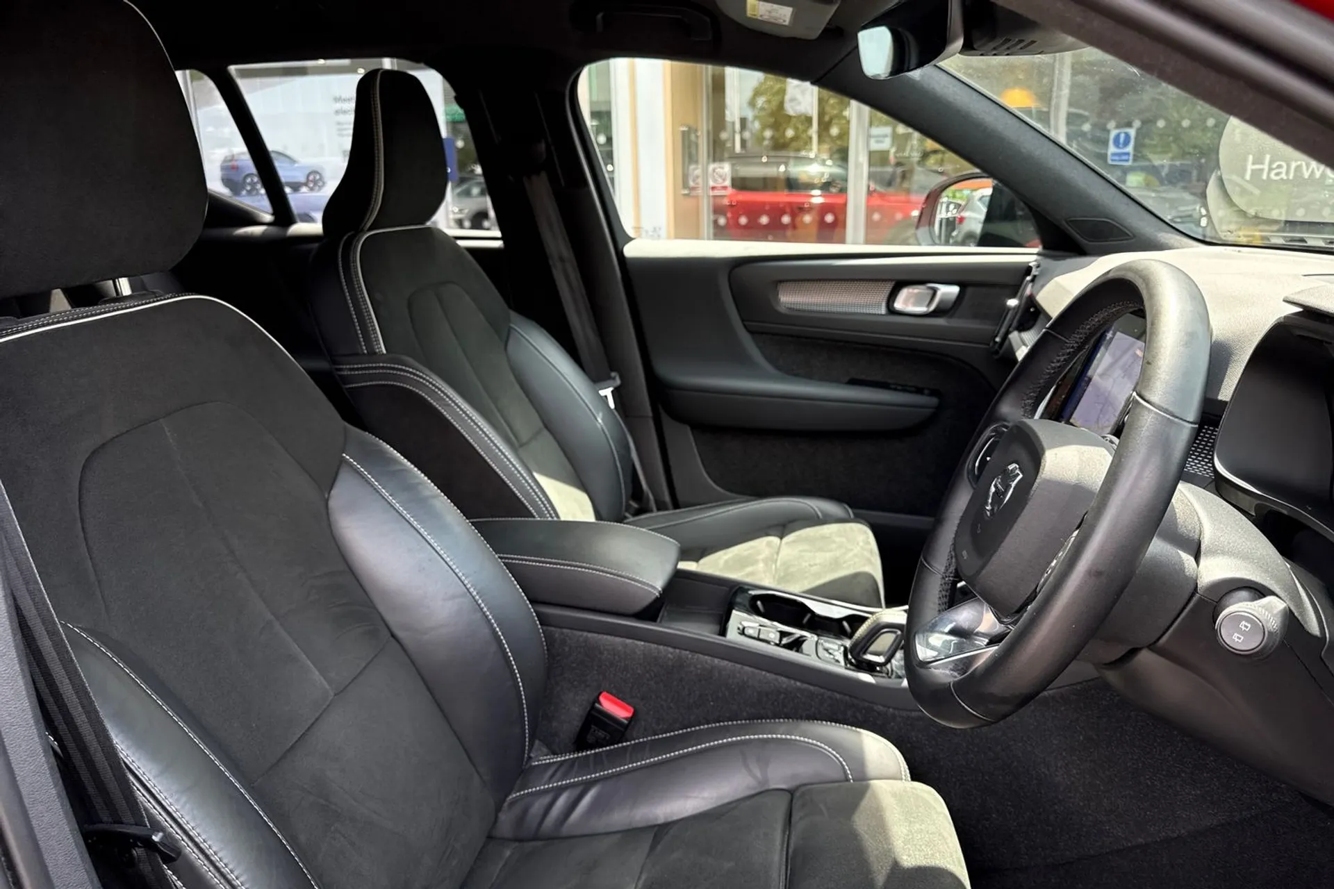 Volvo XC40 thumbnail image number 27