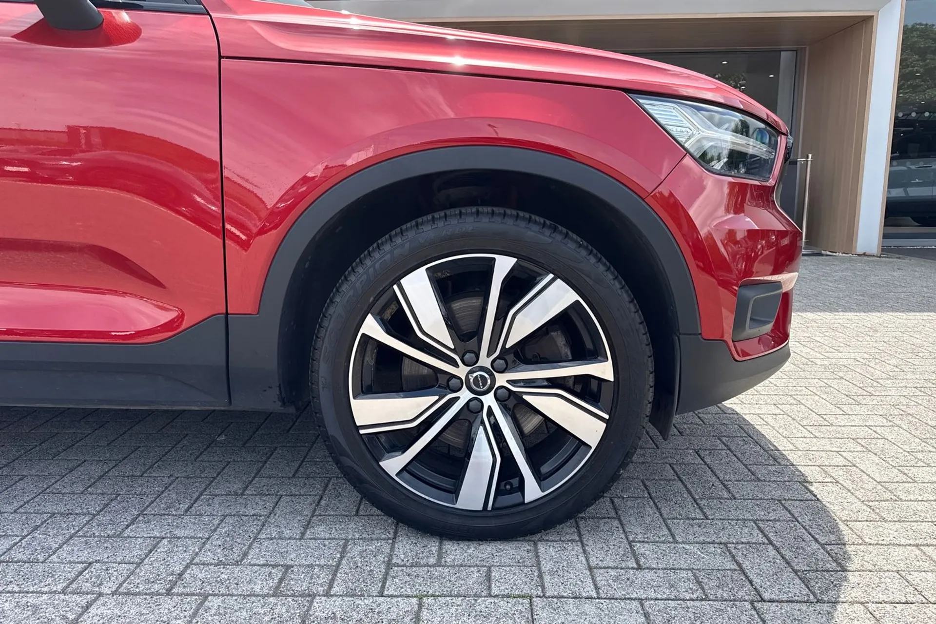 Volvo XC40 thumbnail image number 15