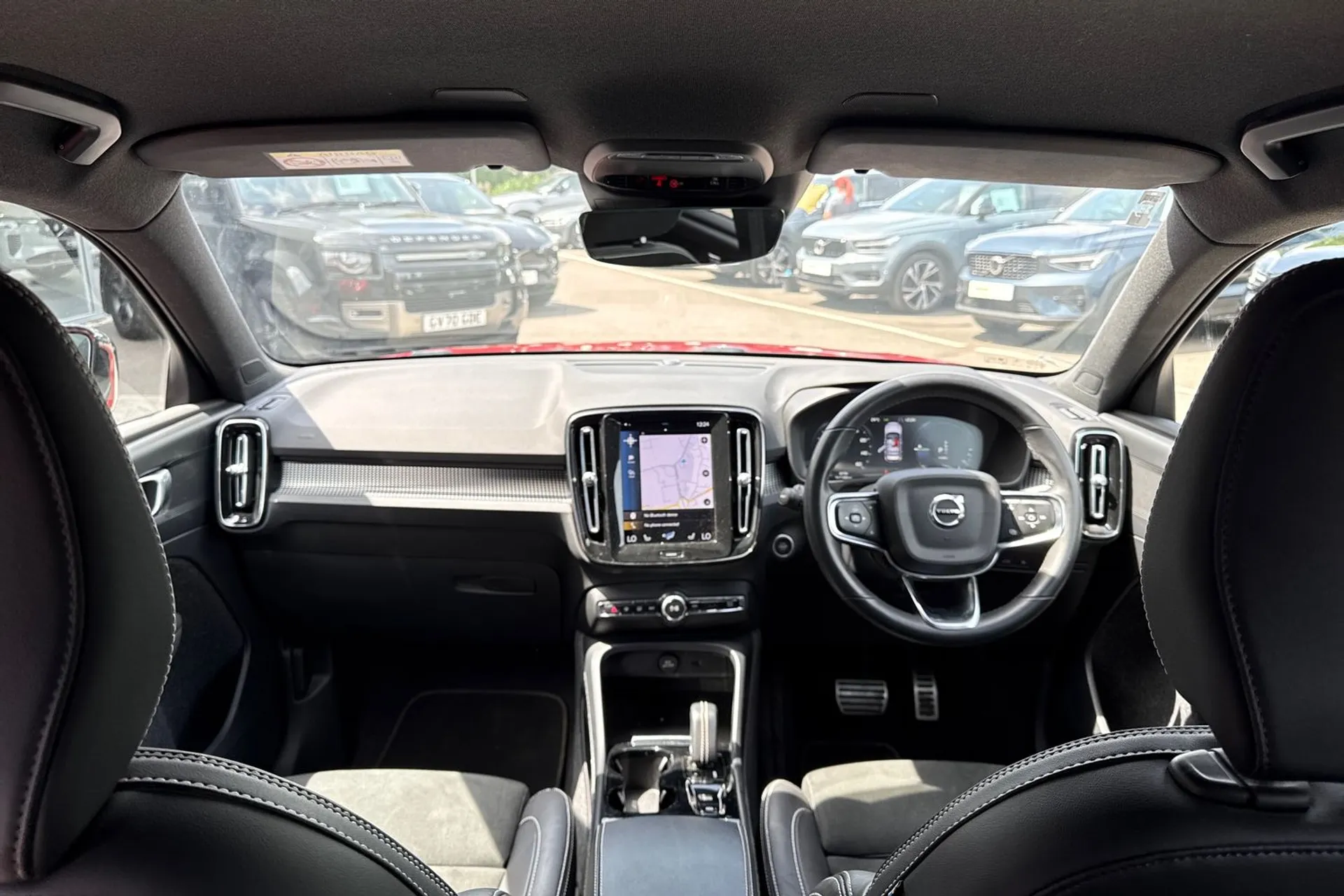 Volvo XC40 thumbnail image number 3