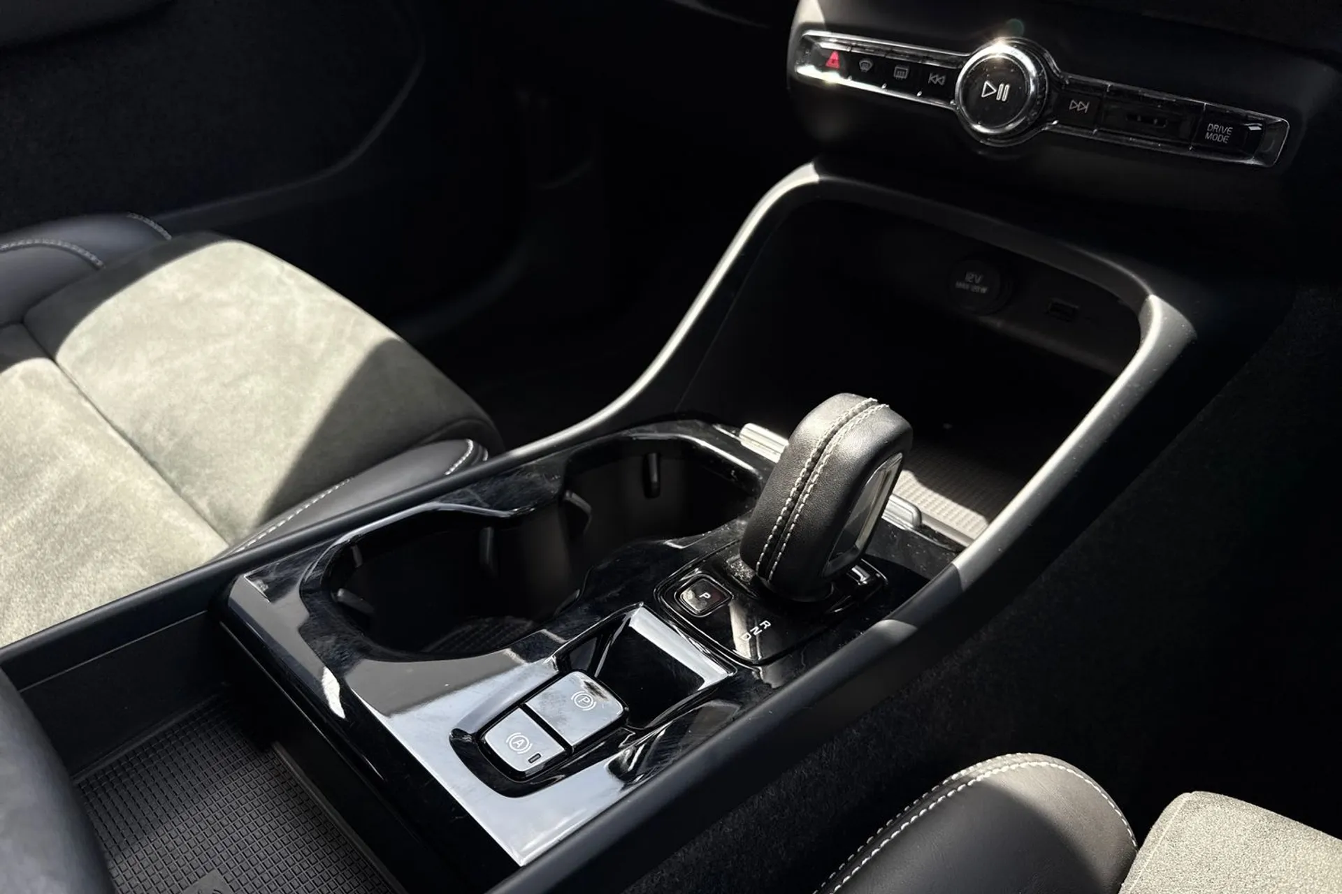 Volvo XC40 thumbnail image number 42