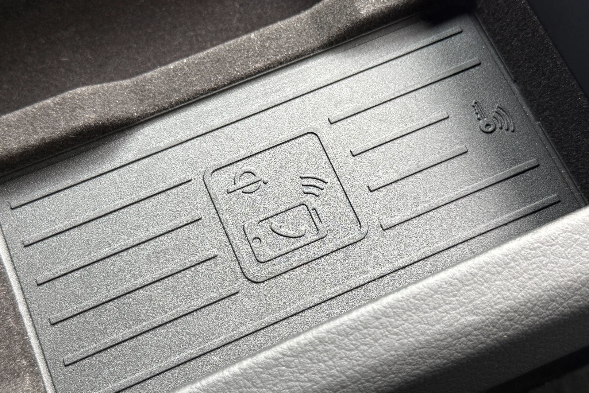 Audi A6 thumbnail image number 25