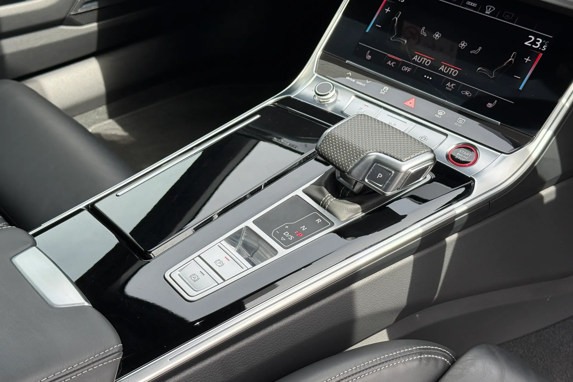 Audi A6 thumbnail image number 32