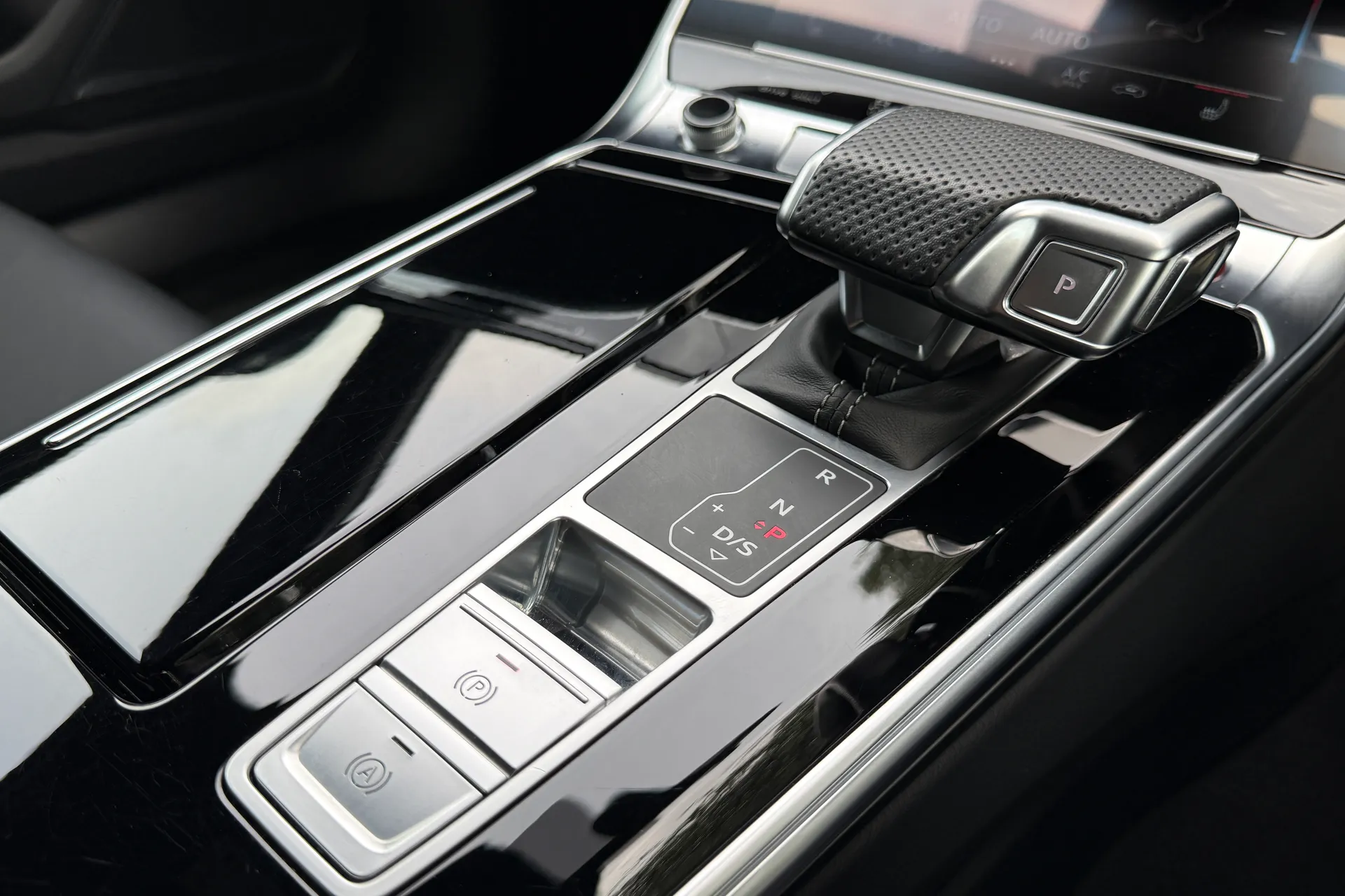 Audi A6 thumbnail image number 44