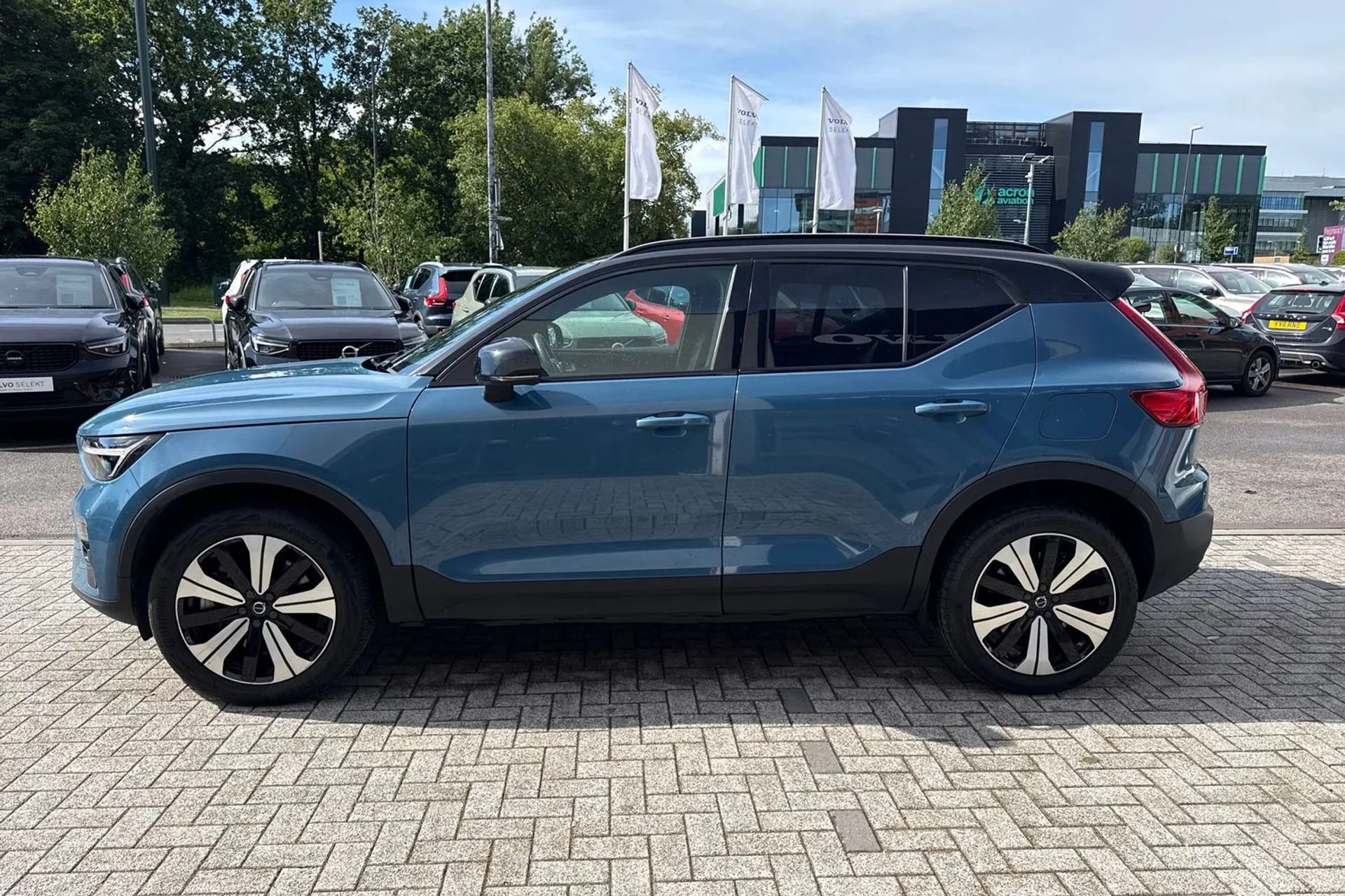 Volvo XC40 thumbnail image number 11