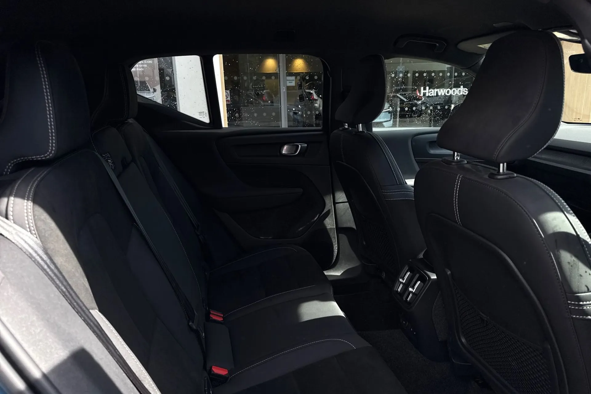 Volvo XC40 thumbnail image number 23