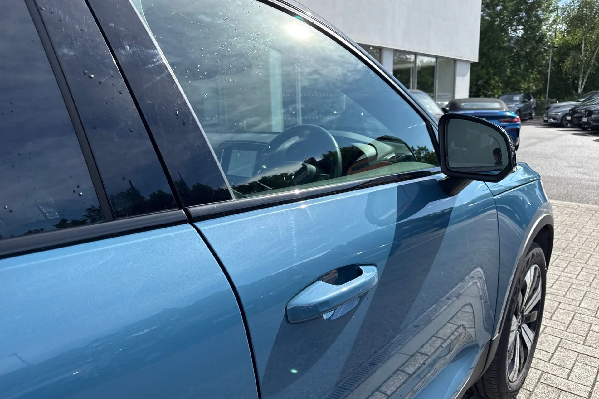 Volvo XC40 thumbnail image number 17