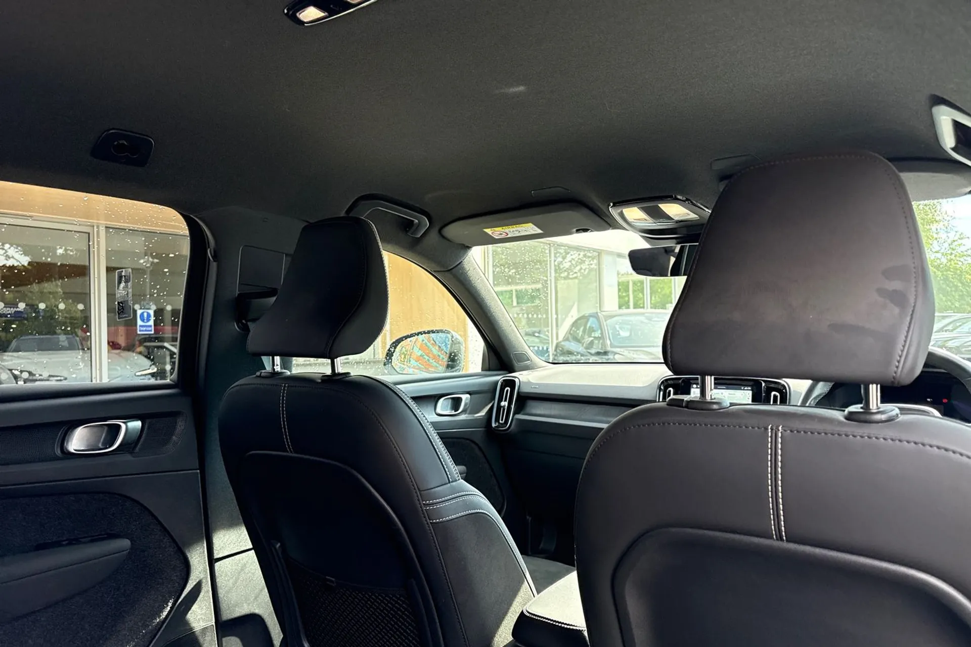 Volvo XC40 thumbnail image number 24