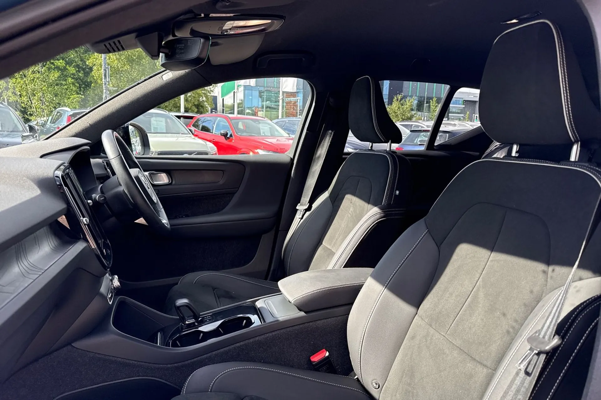 Volvo XC40 thumbnail image number 28