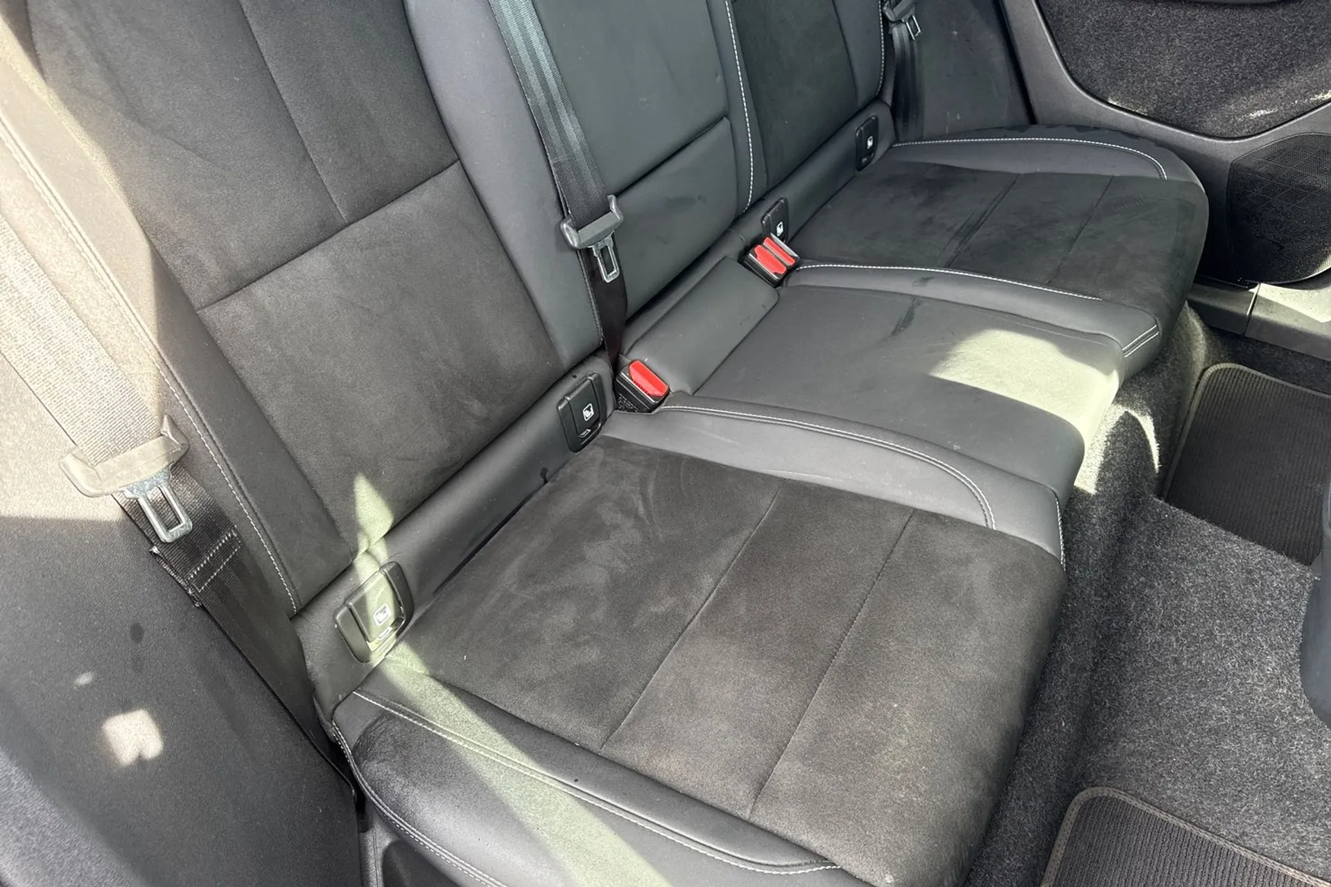 Volvo XC40 thumbnail image number 25